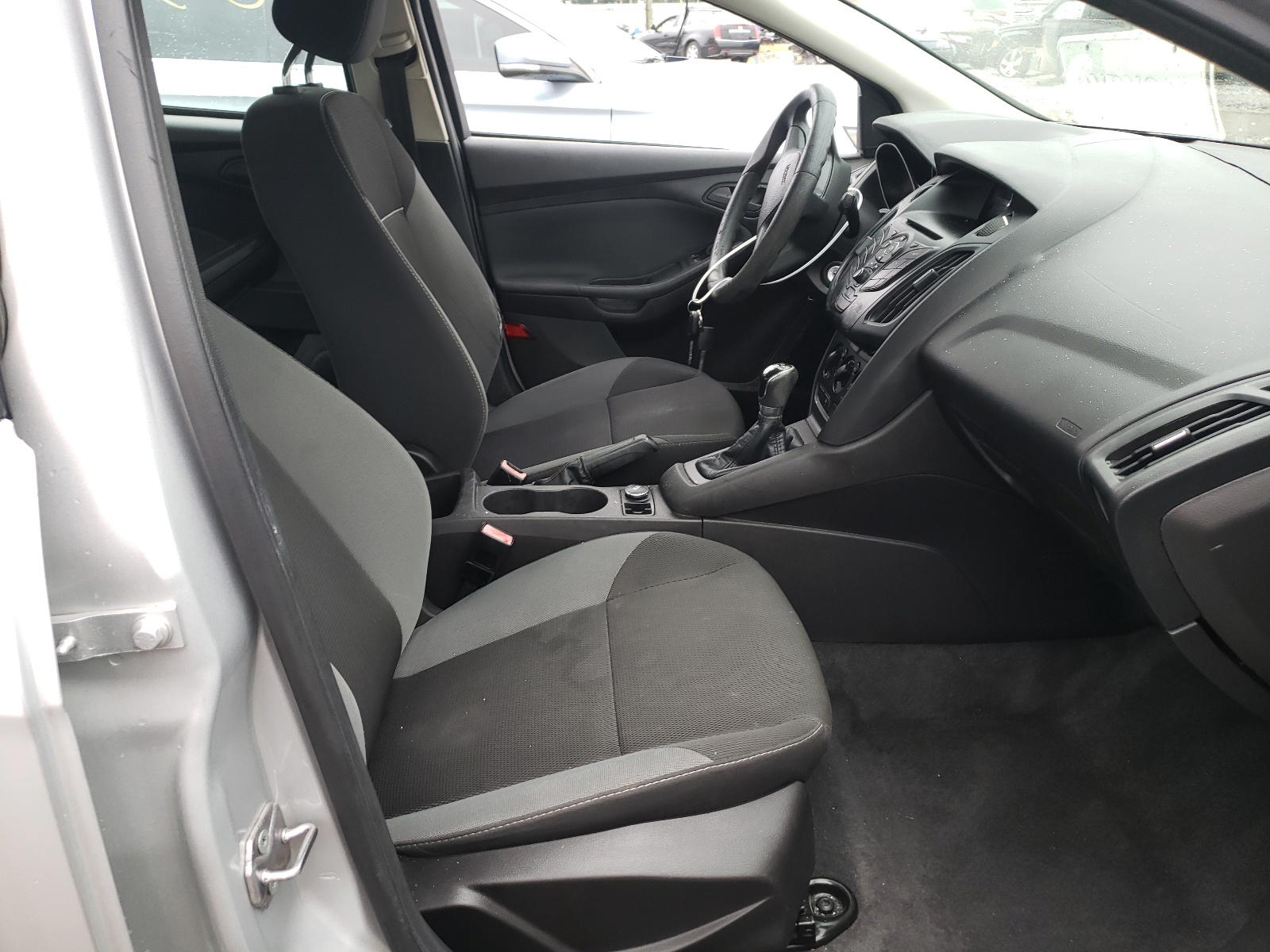 Photo 5 from auction – 2012 FORD FOCUS S with VIN 1FAHP3E25CL321504