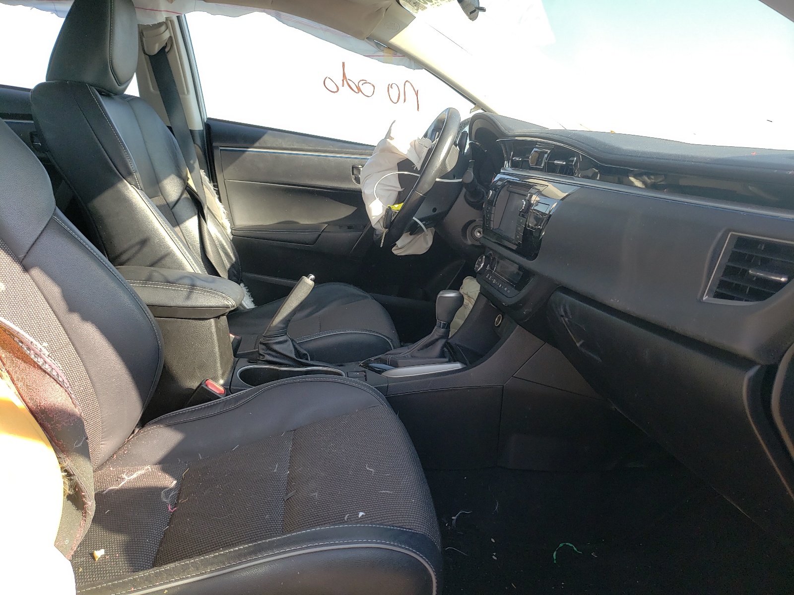Photo 5 from auction – 2014 TOYOTA COROLLA L with VIN 5YFBURHE9EP111290