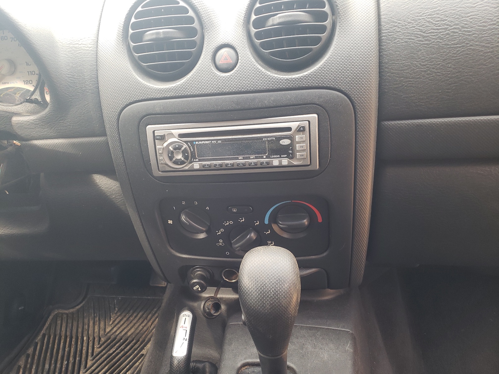 Photo 9 from auction – 2002 JEEP LIBERTY SP with VIN 1J4GL48K02W355537