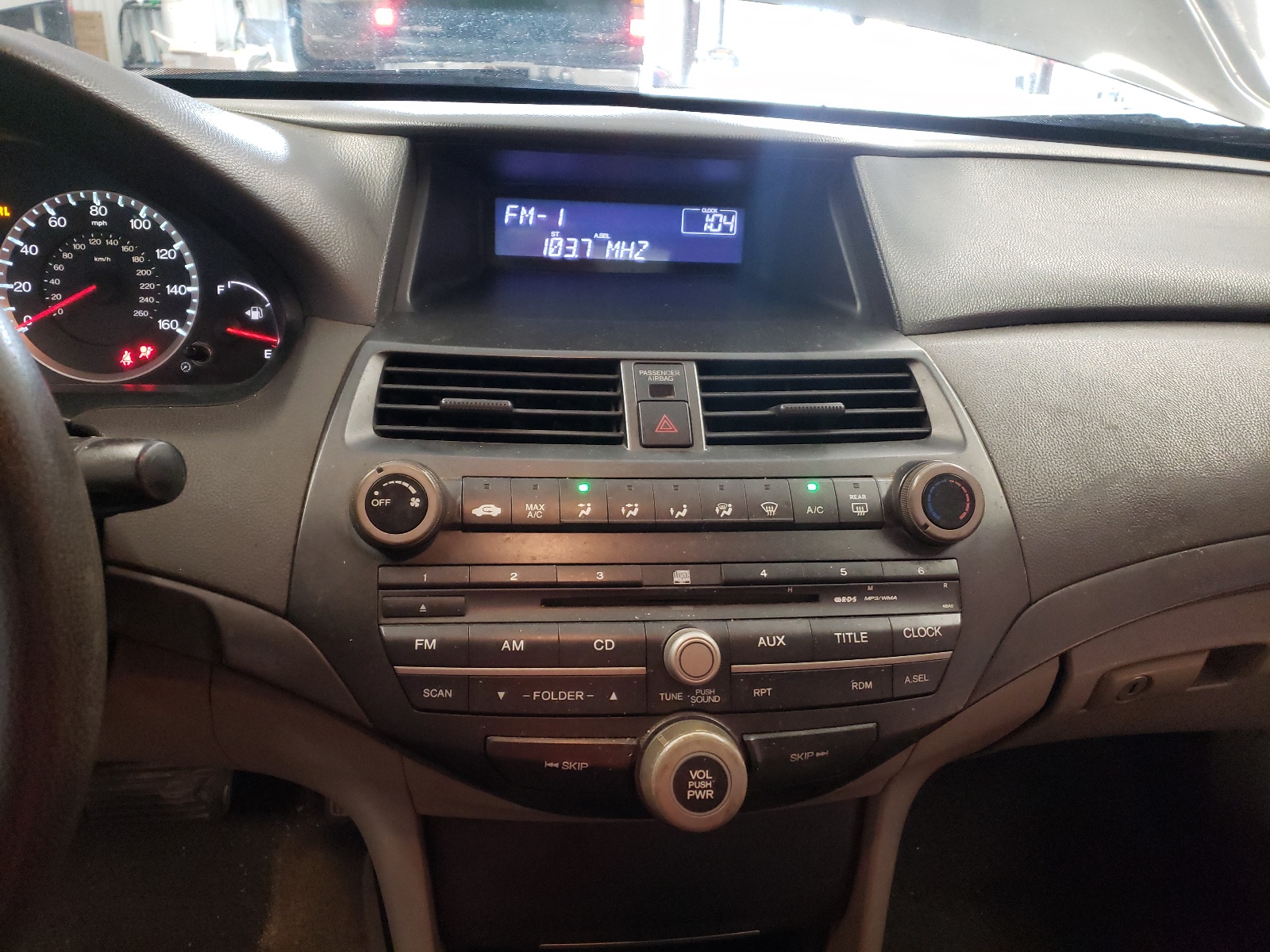 Photo 9 from auction – 2002 HONDA ODYSSEY EX with VIN 5FNRL18682B056754