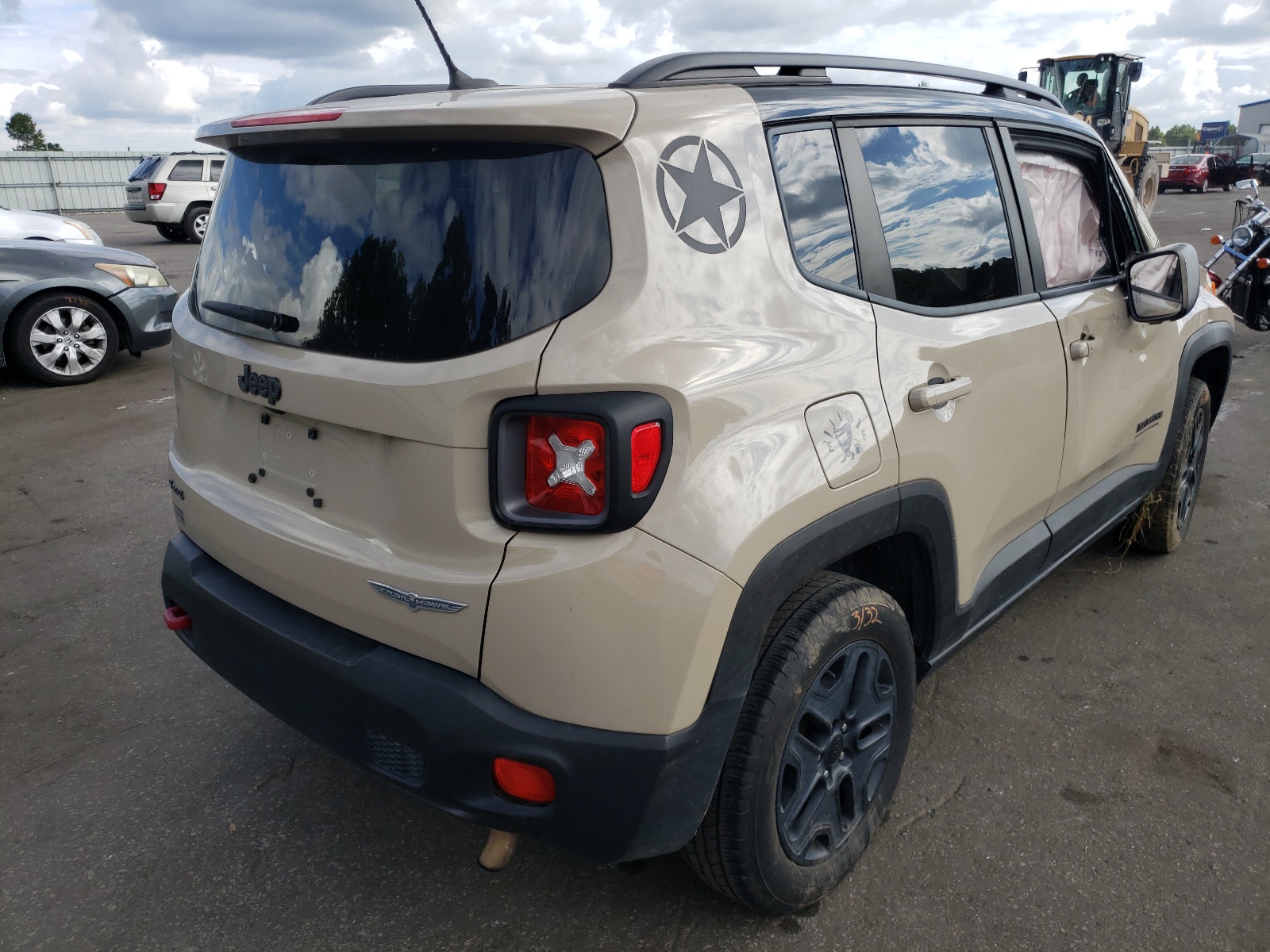 Photo 4 from auction – 2017 JEEP RENEGADE T with VIN ZACCJBCB2HPE89171