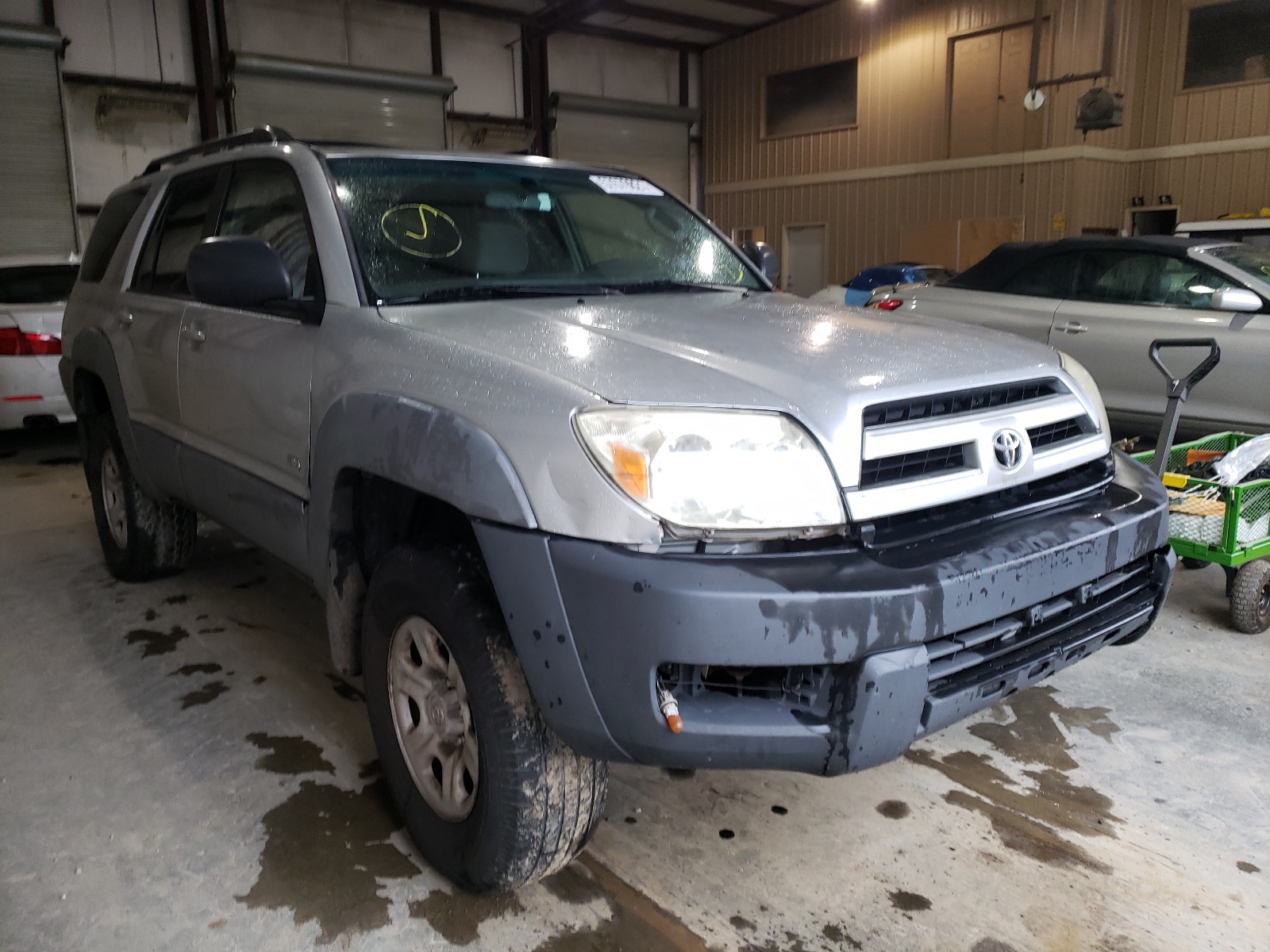 TOYOTA 4RUNNER SR 2003 z numerem VIN JTEZU14R530001557 - Zdjęcie z aukcji