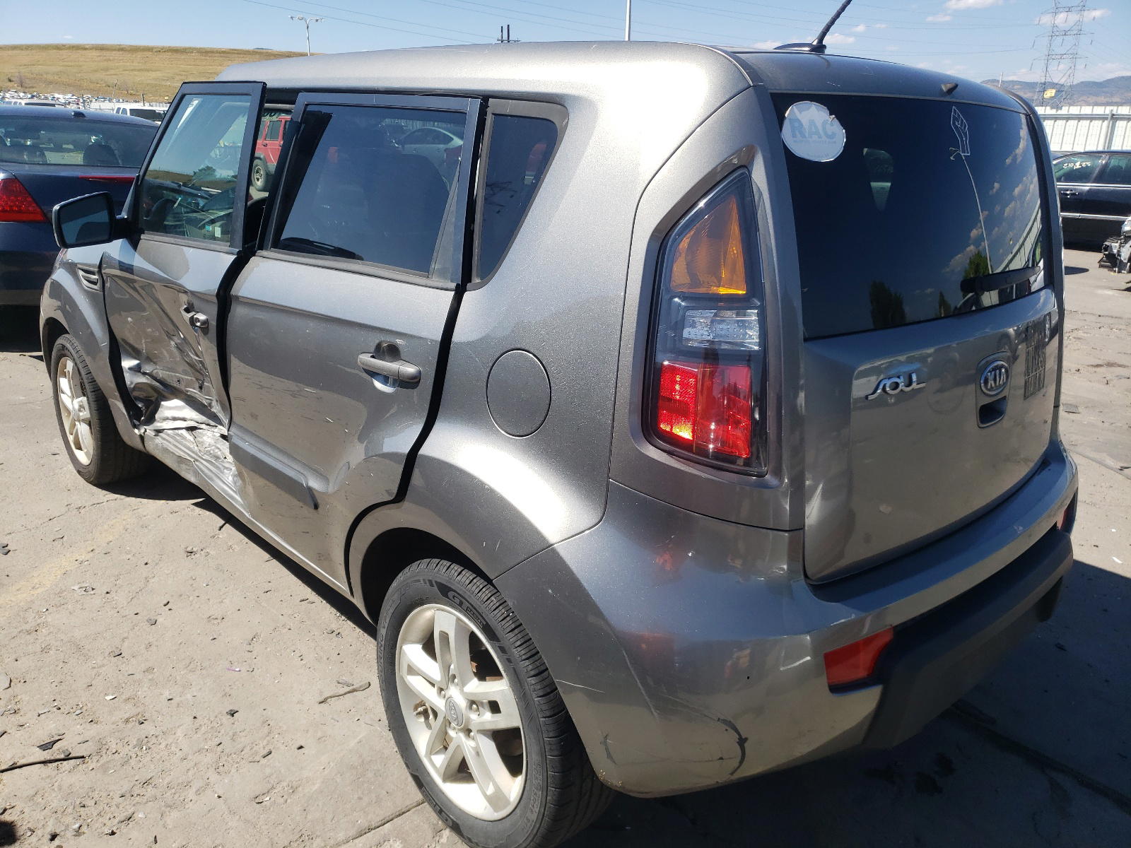 Photo 3 from auction – 2011 KIA SOUL + with VIN KNDJT2A23B7208553