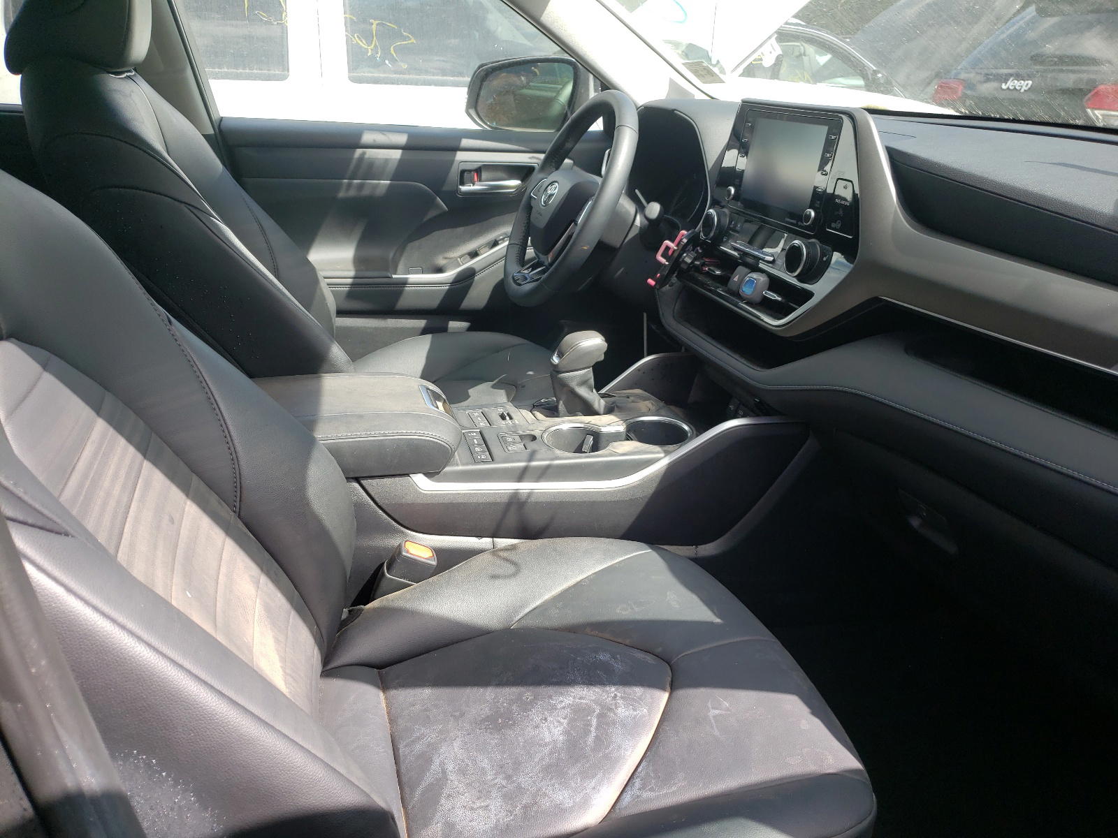 Photo 5 from auction – 2021 TOYOTA HIGHLANDER with VIN 5TDGZRBH5MS545495