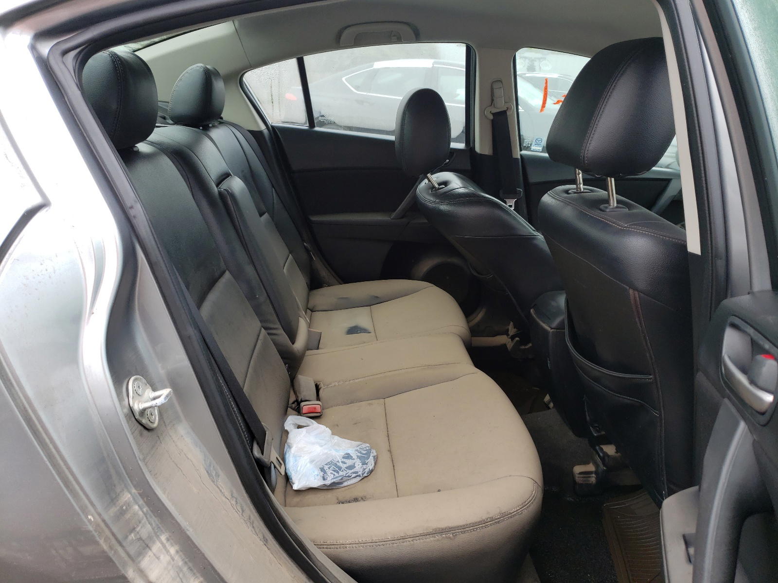 Photo 6 from auction – 2010 MAZDA 3 I with VIN JM1BL1SG3A1320490
