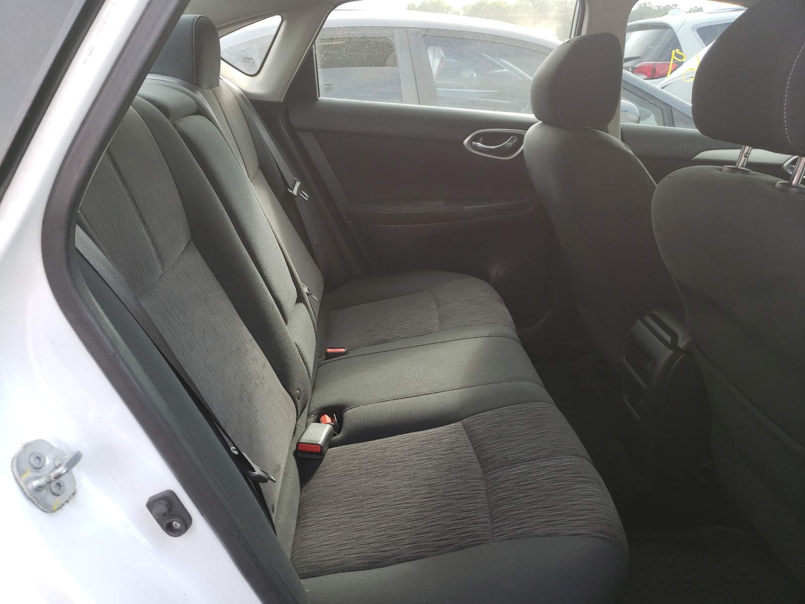 Photo 6 from auction – 2015 NISSAN SENTRA S with VIN 3N1AB7AP4FY319812