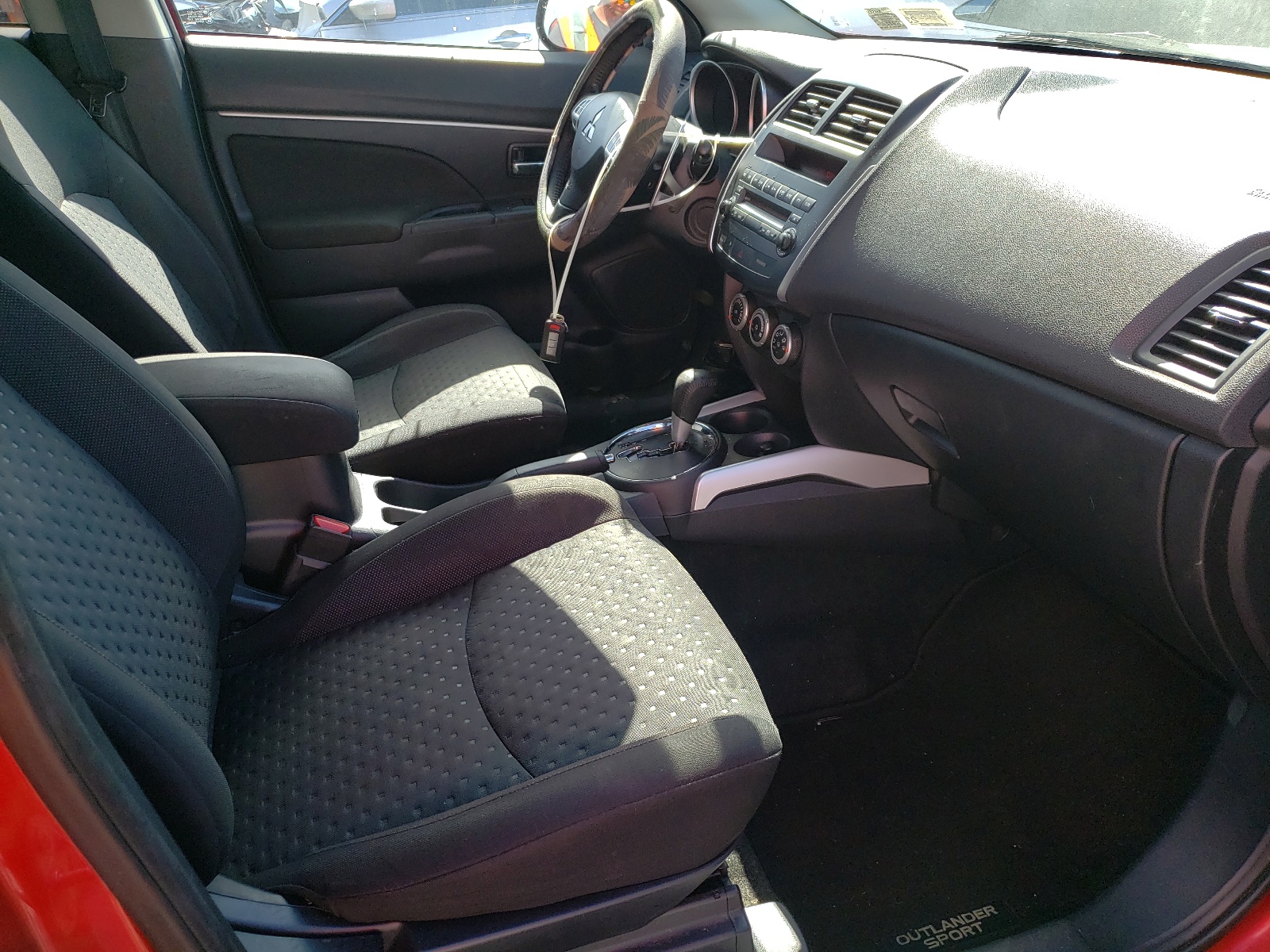 صورة رقم 5 من المزاد - 2011 MITSUBISHI OUTLANDER مع VIN JA4AR4AU3BZ010016