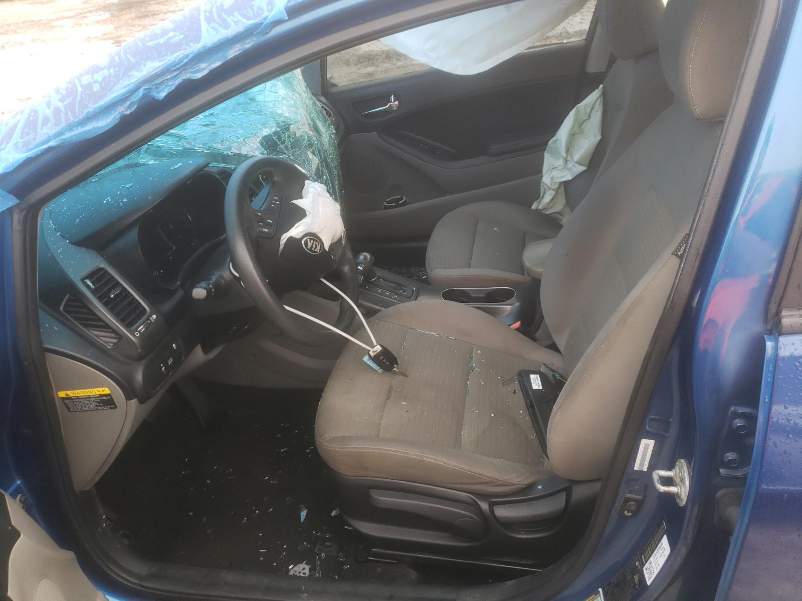 Photo 5 from auction – 2014 KIA FORTE LX with VIN KNAFX4A61E5228600