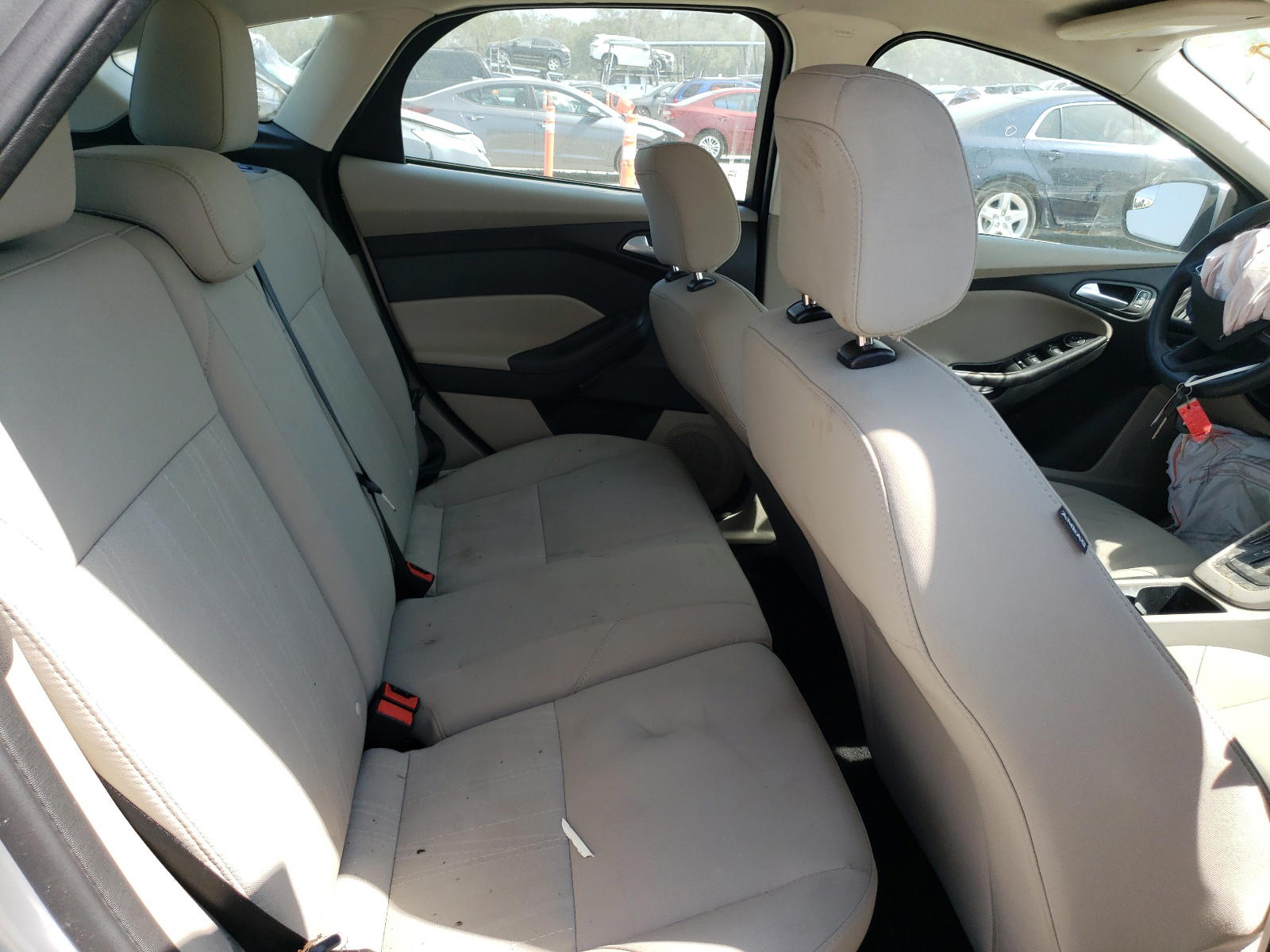 Photo 6 from auction – 2018 FORD FOCUS SE with VIN 1FADP3K2XJL326388