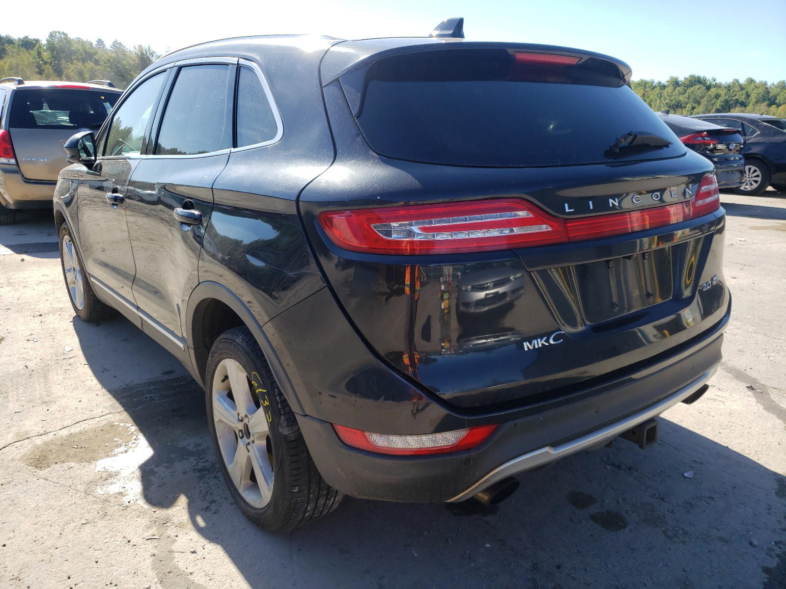 Photo 3 from auction – 2015 LINCOLN MKC with VIN 5LMCJ2A92FUJ44887