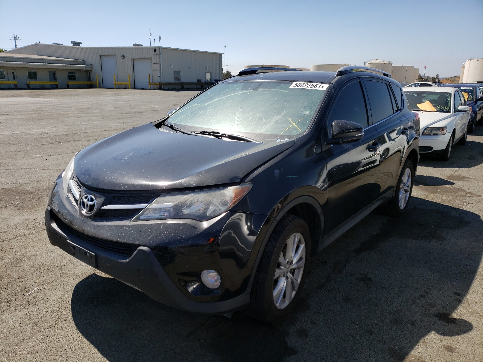 Photo 2 from auction – 2015 TOYOTA RAV4 LIMIT with VIN 2T3YFREV5FW177951