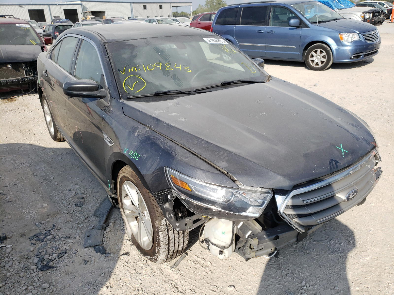 FORD TAURUS SEL 2017 with VIN 1FAHP2E8XHG109843 - Photo from auction