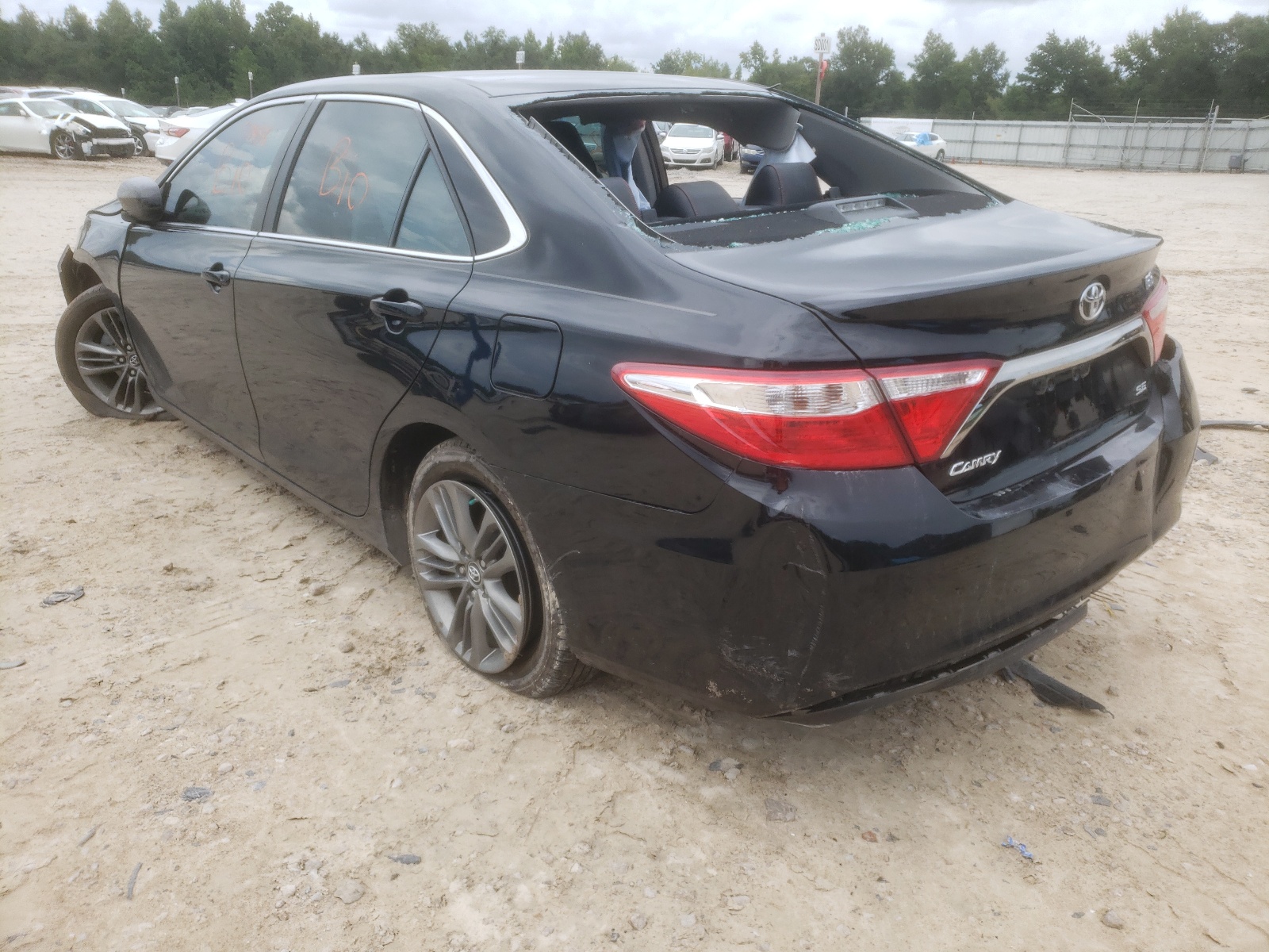 Photo 3 from auction – 2017 TOYOTA CAMRY LE with VIN 4T1BF1FK8HU268302