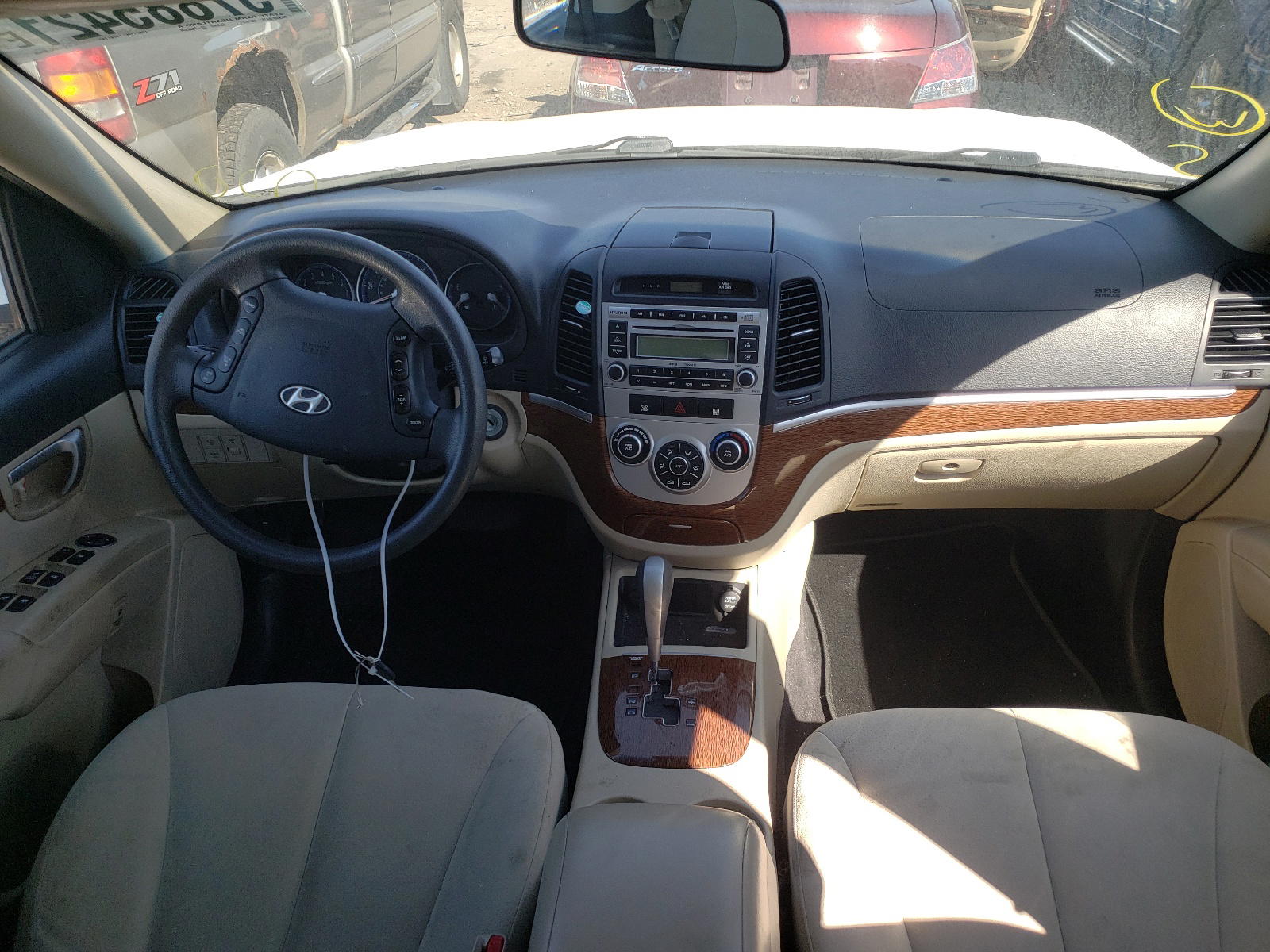 Photo 9 from auction – 2008 HYUNDAI SANTA FE G with VIN 5NMSG73D18H171864