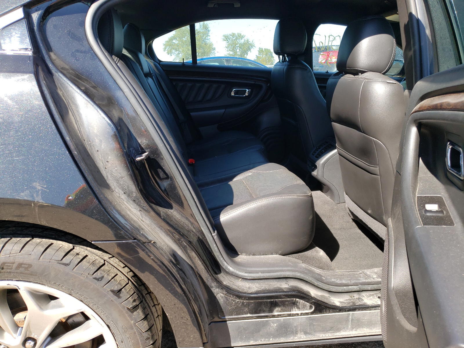 Photo 6 from auction – 2013 FORD TAURUS LIM with VIN 1FAHP2F85DG129457