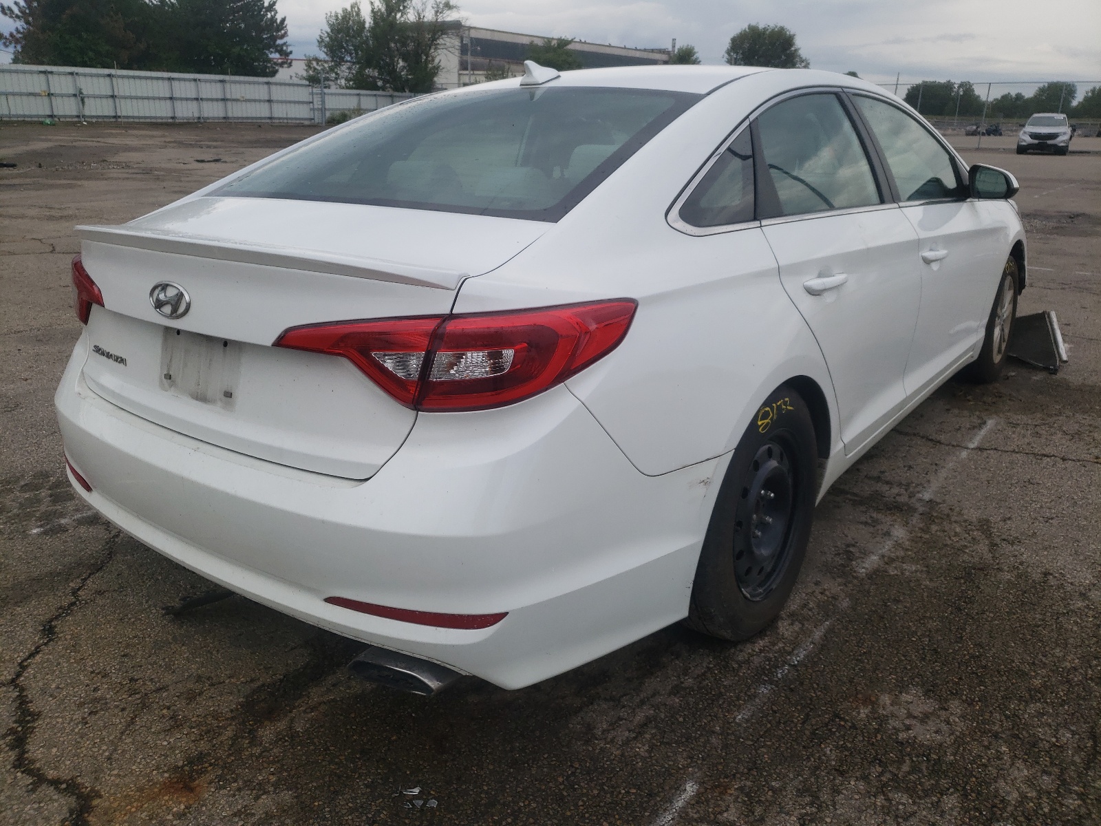 Photo 4 from auction – 2017 HYUNDAI SONATA SE with VIN 5NPE24AF2HH476016