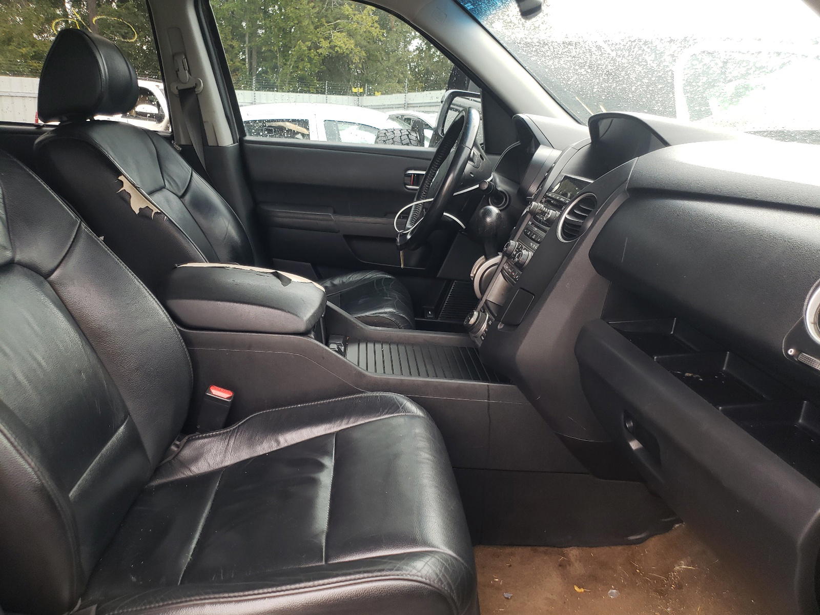 Photo 5 from auction – 2013 HONDA PILOT TOUR with VIN 5FNYF4H99DB076593