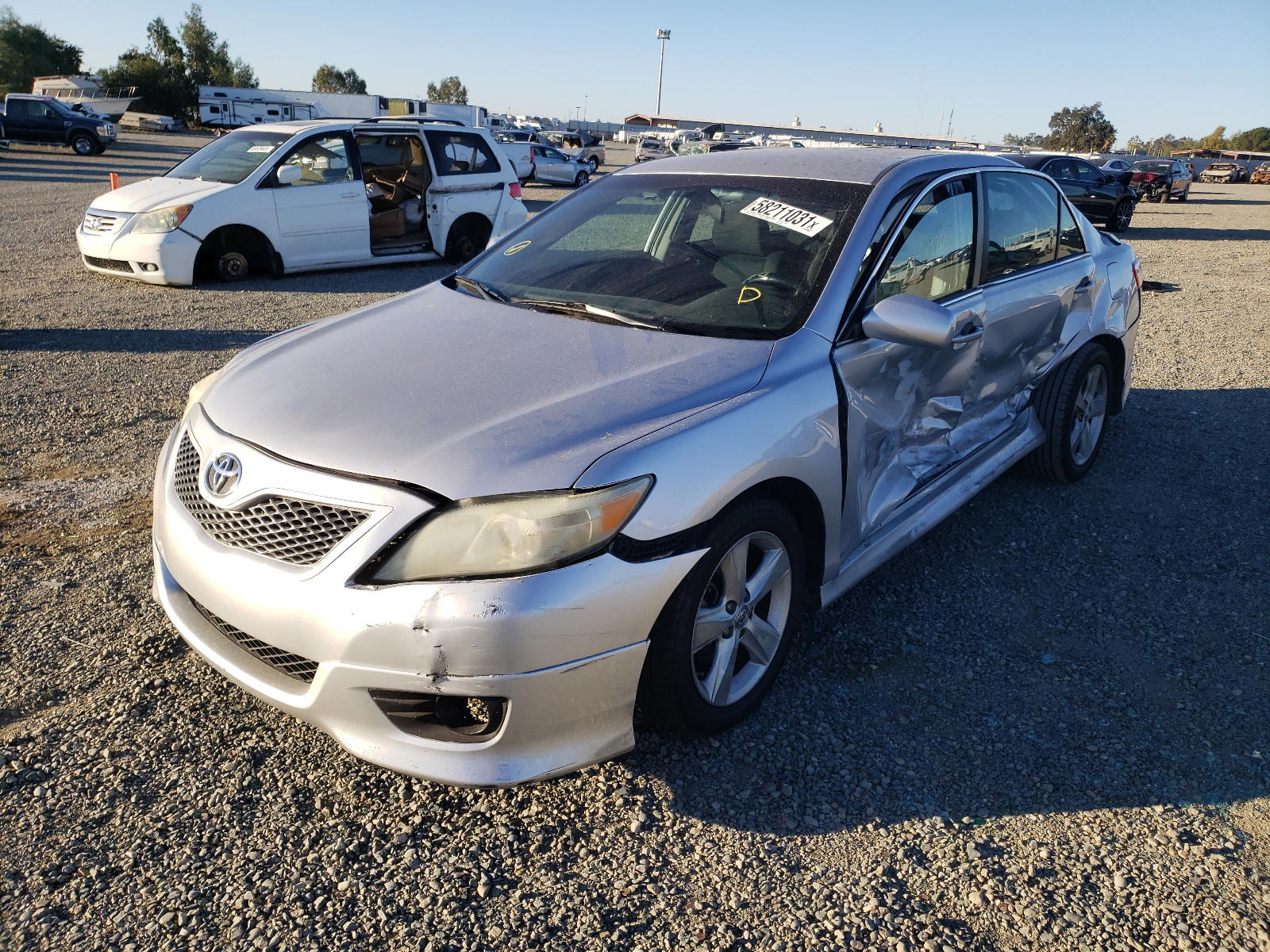 Photo 2 from auction – 2011 TOYOTA CAMRY BASE with VIN 4T1BF3EK6BU736015
