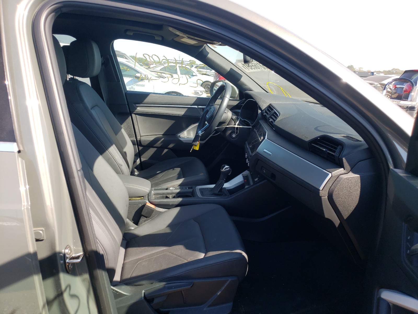 Photo 5 from auction – 2020 AUDI Q3 PREMIUM with VIN WA1AECF30L1052925