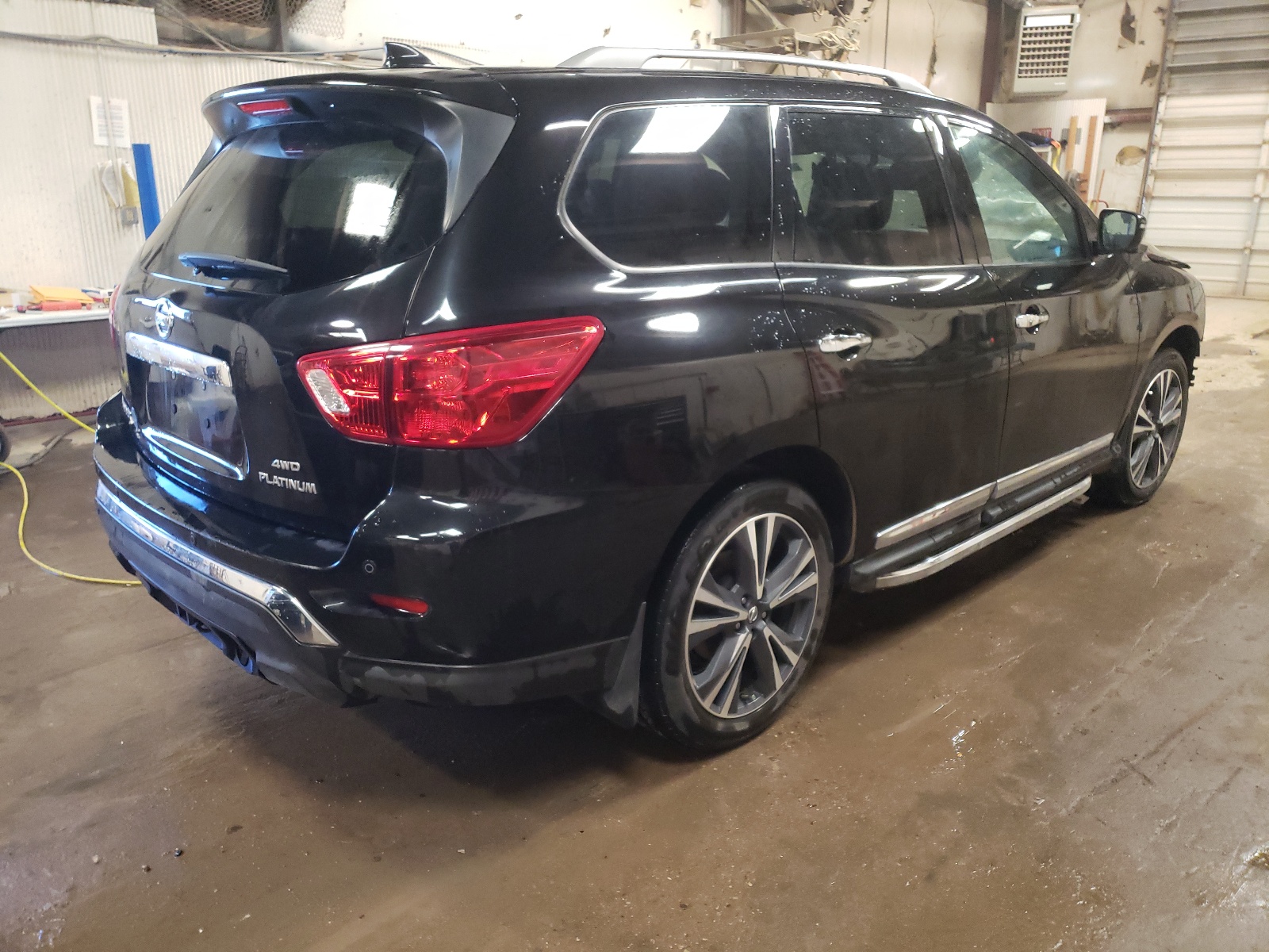 Photo 4 from auction – 2019 NISSAN PATHFINDER with VIN 5N1DR2MM6KC635446