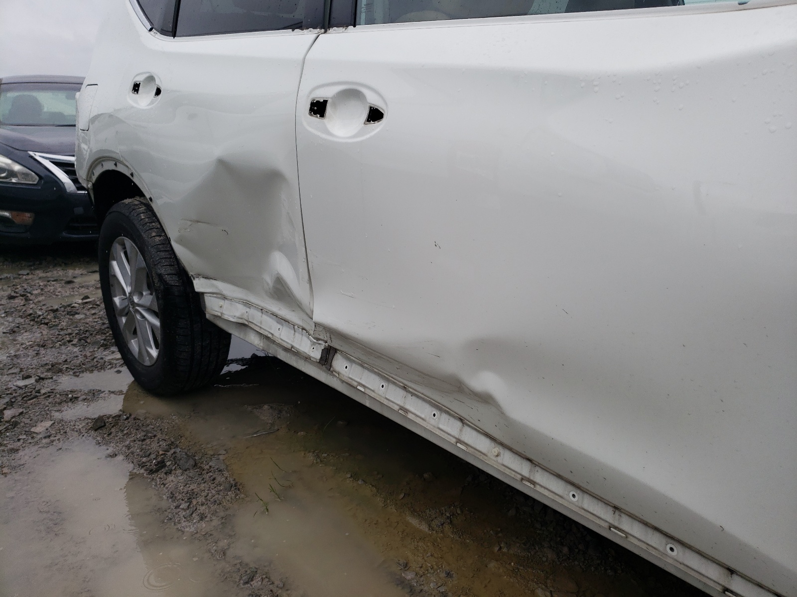 Photo 9 from auction – 2015 NISSAN ROGUE S with VIN KNMAT2MV8FP582958