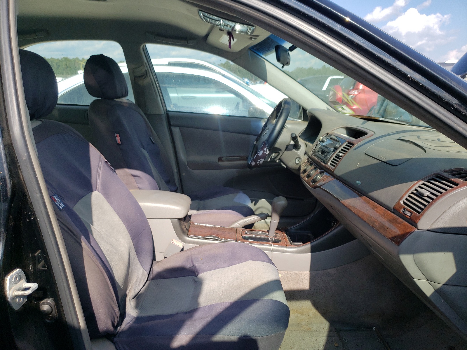 Photo 5 from auction – 2003 TOYOTA CAMRY with VIN 4T1BE32KX3U167842