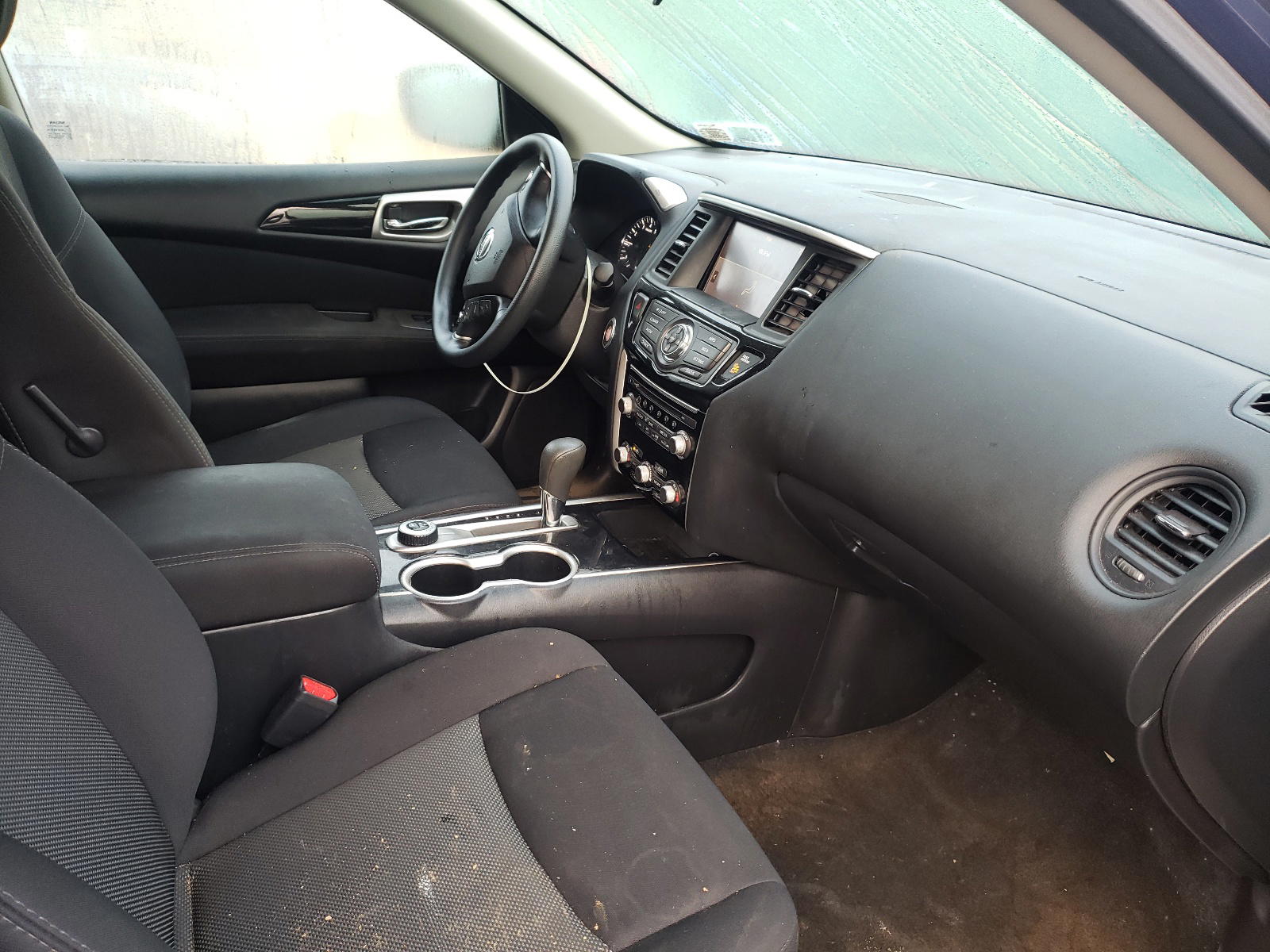 Photo 5 from auction – 2017 NISSAN PATHFINDER with VIN 5N1DR2MM9HC698971