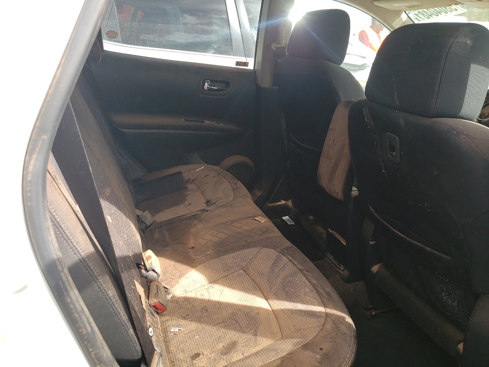Photo 6 from auction – 2013 NISSAN ROGUE S with VIN JN8AS5MV8DW144582