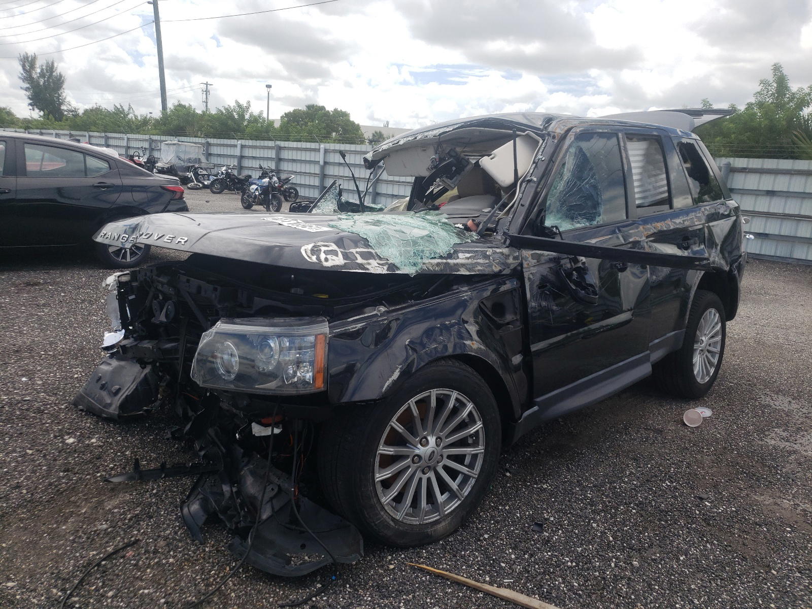 Photo 2 from auction – 2011 LAND ROVER RANGE ROVE with VIN SALSF2D43BA716185