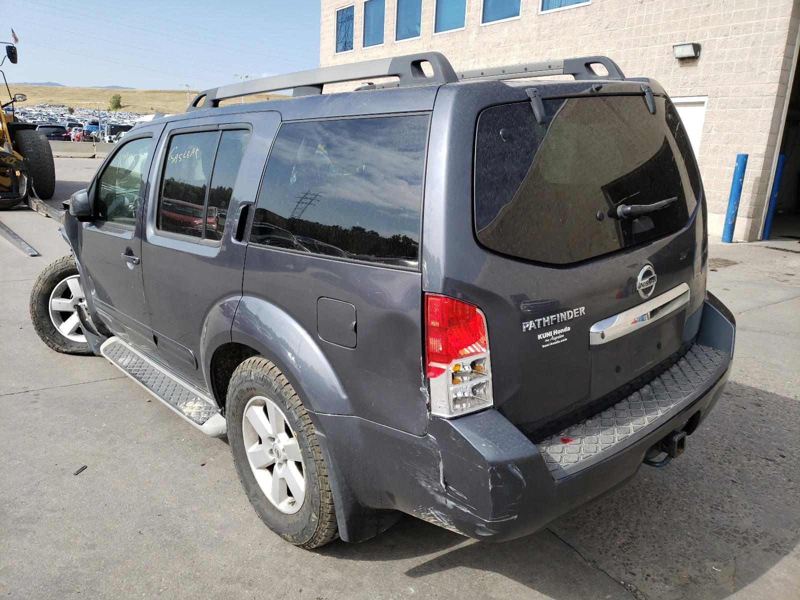 Photo 3 from auction – 2011 NISSAN PATHFINDER with VIN 5N1AR1NB8BC601082