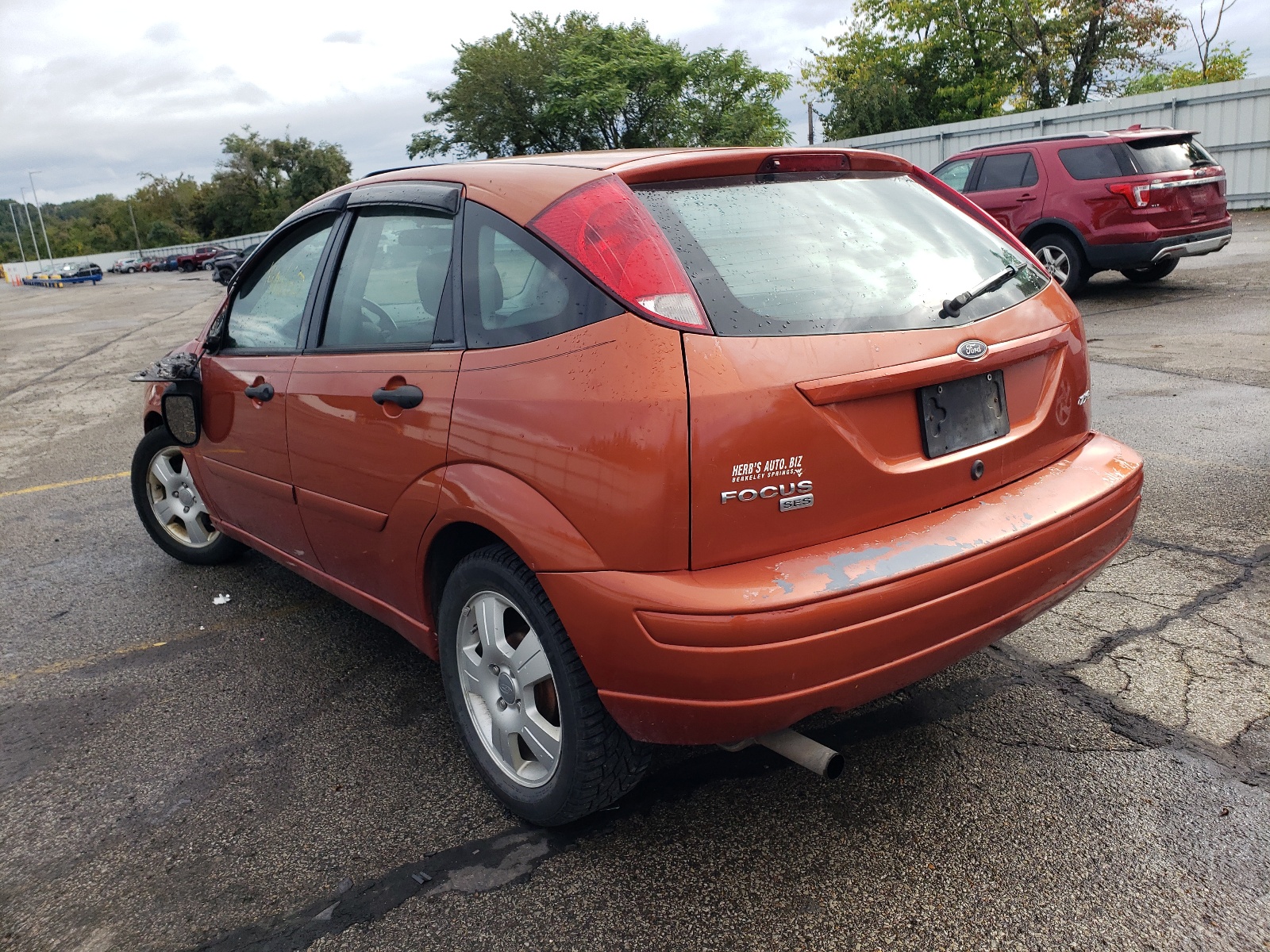 Photo 3 from auction – 2005 FORD FOCUS ZX5 with VIN 3FAFP37N05R135890