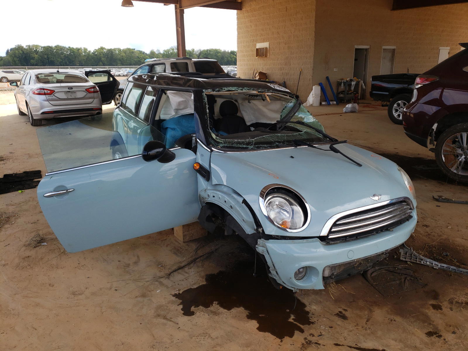 MINI COOPER CLU 2011 with VIN WMWZF3C57BT187847 - Photo from auction