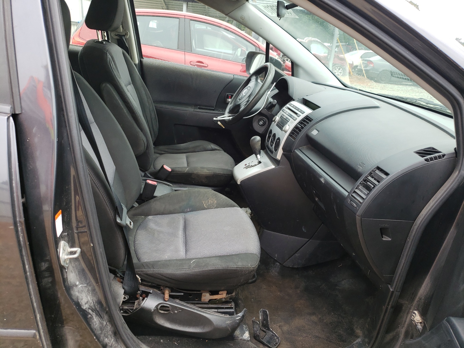 Photo 5 from auction – 2006 MAZDA 5 SPORT with VIN JM1CR293X60106881