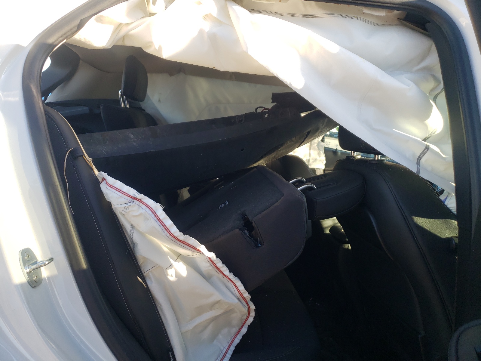 Photo 6 from auction – 2020 BUICK ENCORE GX with VIN KL4MMDSL3LB110614