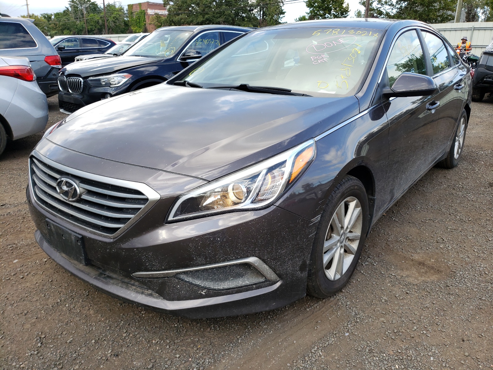 Photo 2 from auction – 2016 HYUNDAI SONATA SE with VIN 5NPE24AF2GH411214