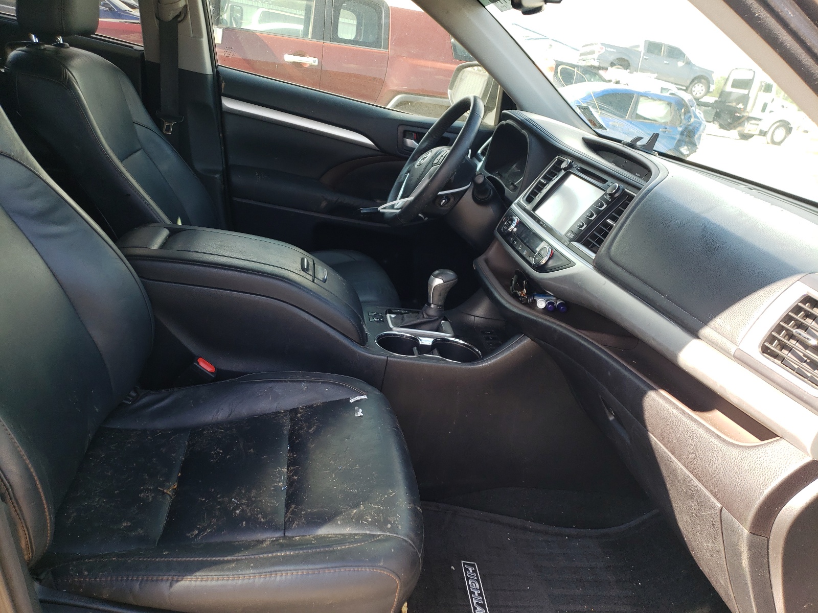 Zdjęcie 5 z aukcji – 2015 TOYOTA HIGHLANDER z VIN 5TDKKRFH0FS091412