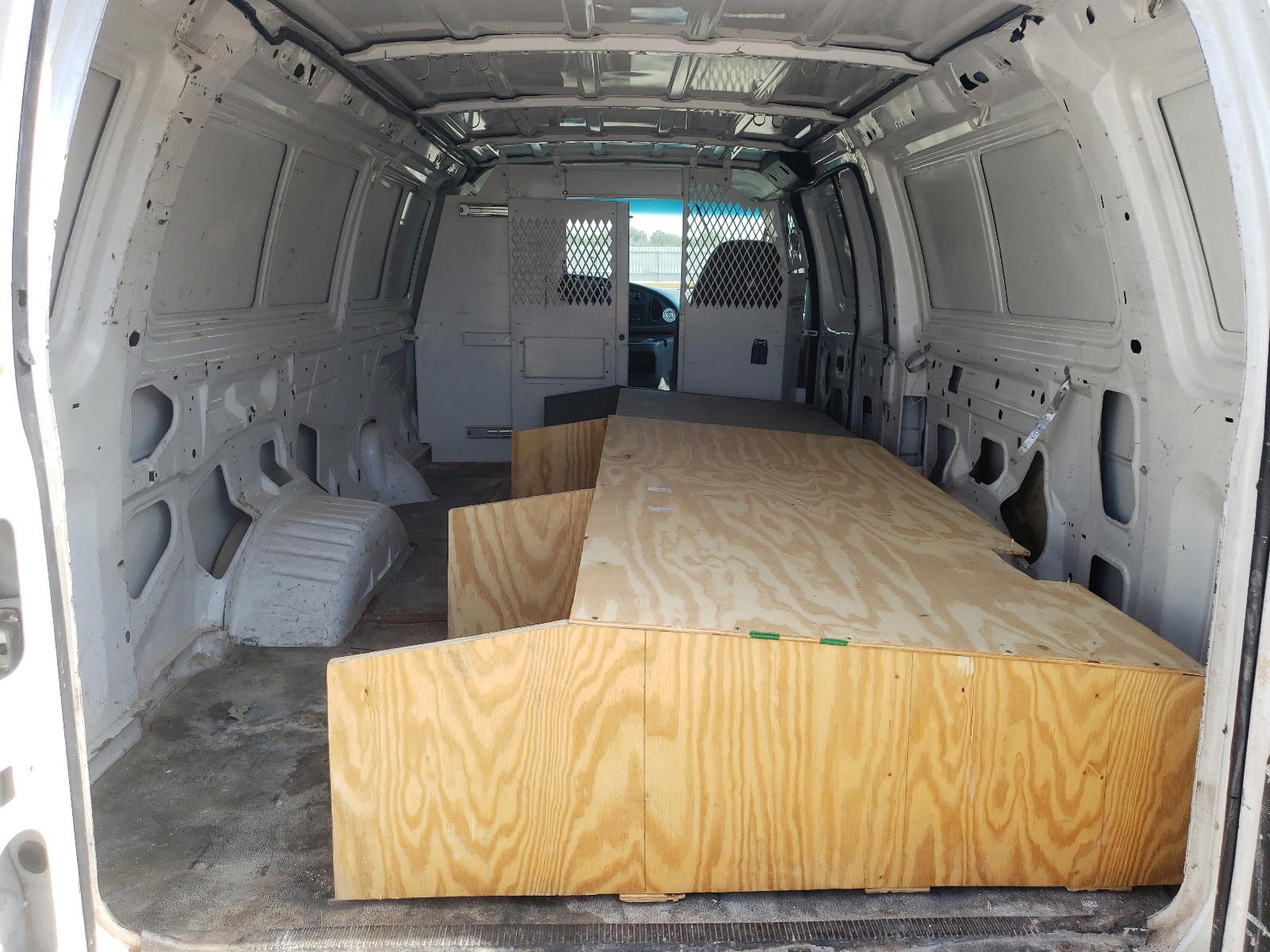 Photo 6 from auction – 2007 FORD ECONOLINE with VIN 1FTNS24L17DB45583