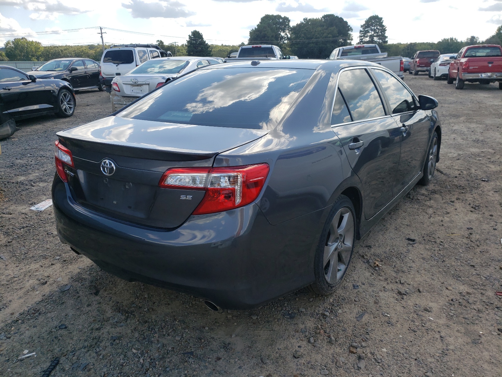 Photo 4 from auction – 2014 TOYOTA CAMRY SE with VIN 4T1BK1FK7EU024857