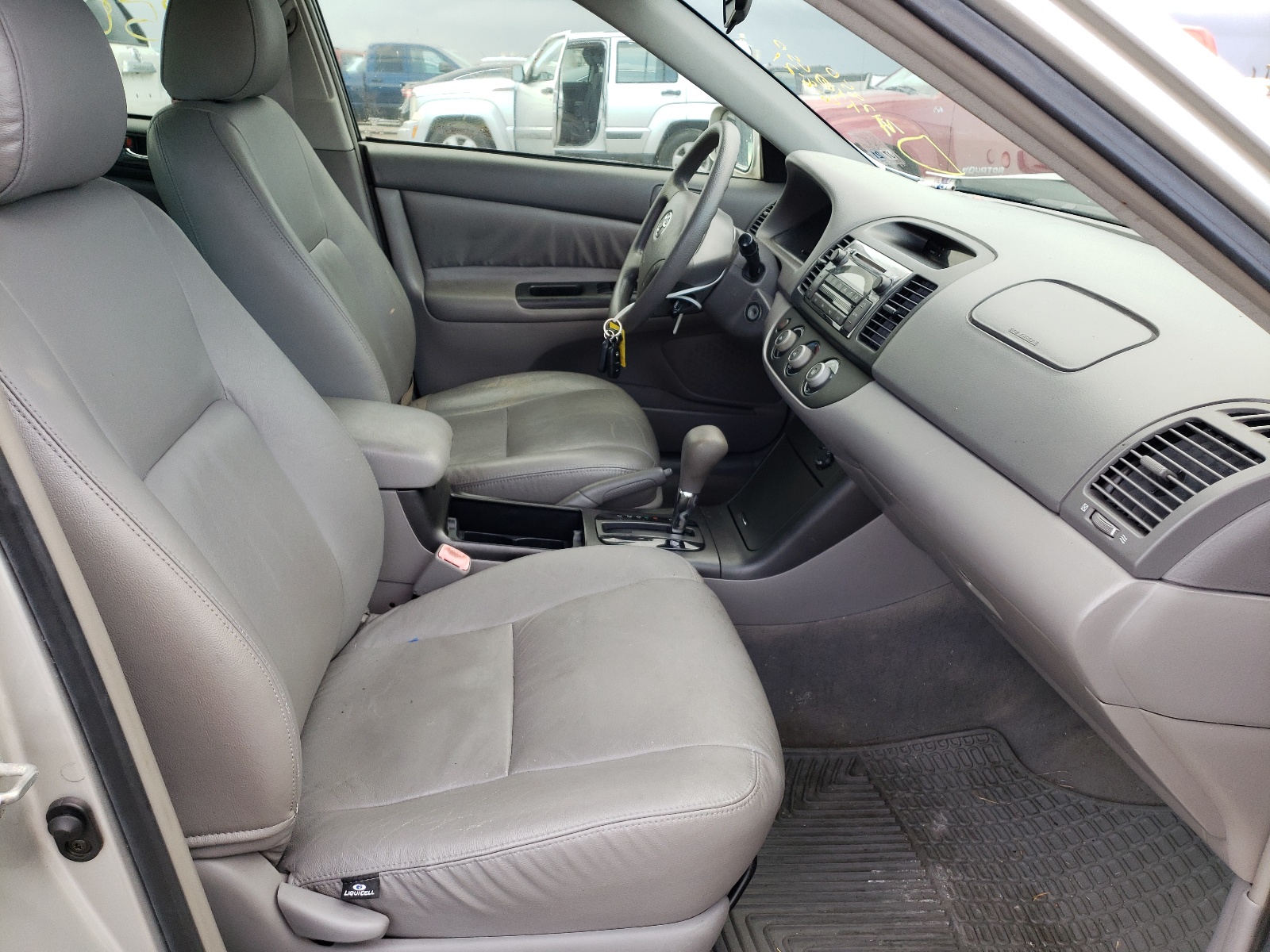 Photo 5 from auction – 2005 TOYOTA CAMRY LE with VIN 4T1BE32K45U618623