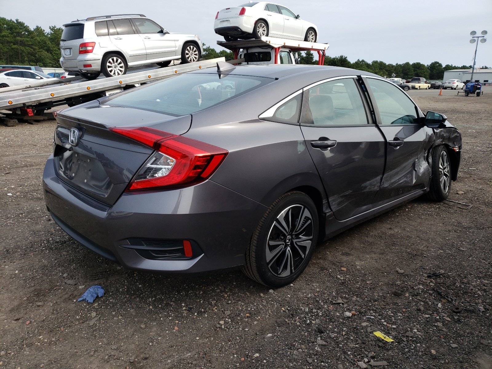 Photo 4 from auction – 2018 HONDA CIVIC EXL with VIN 2HGFC1F77JH644783