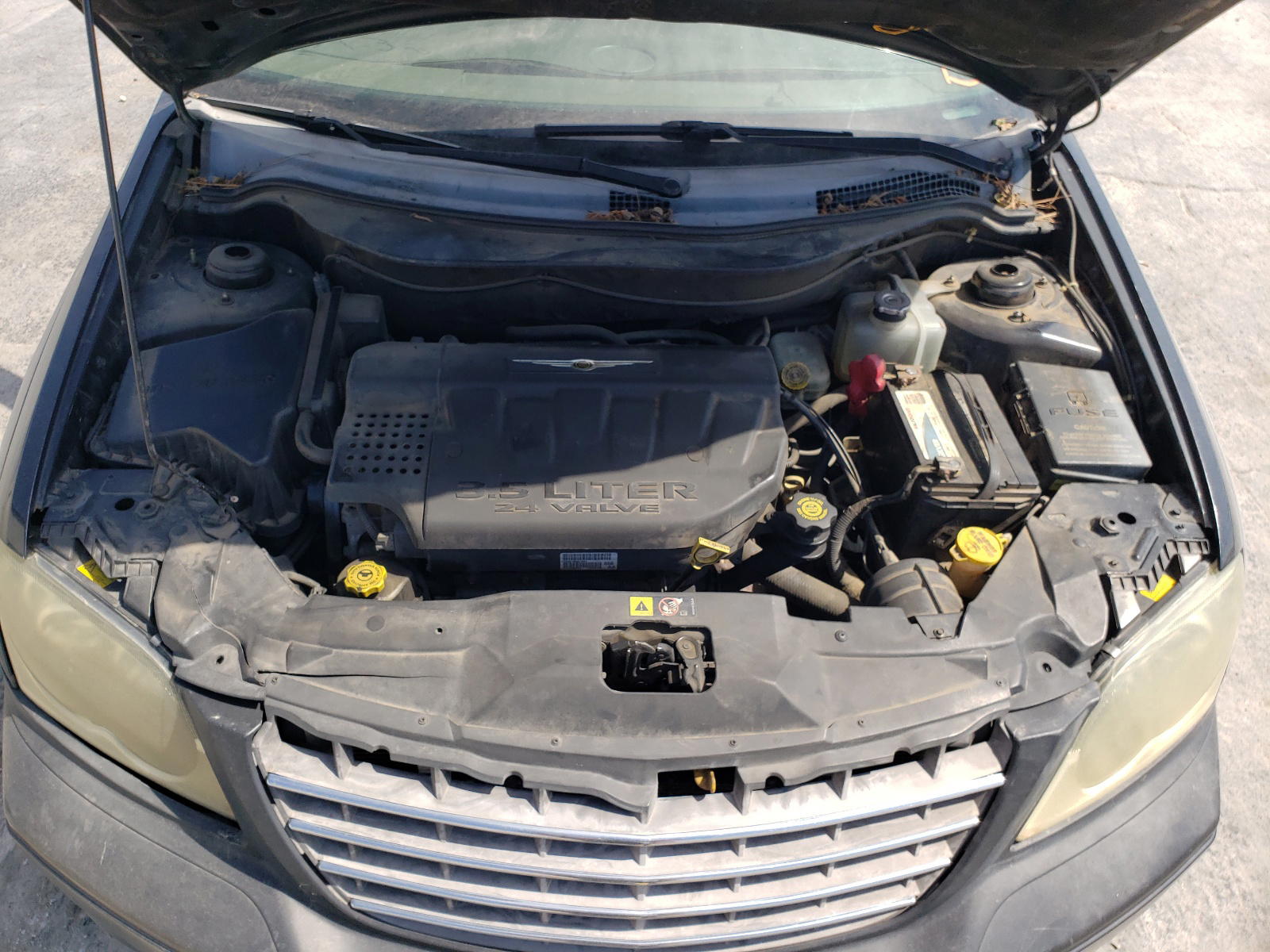 Photo 7 from auction – 2004 CHRYSLER PACIFICA with VIN 2C8GF68464R330176