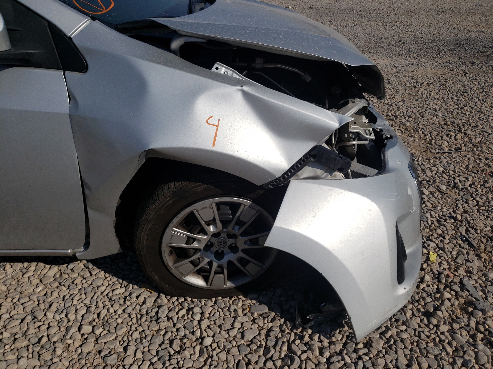 Photo 9 from auction – 2014 TOYOTA COROLLA L with VIN 5YFBURHE9EP111290