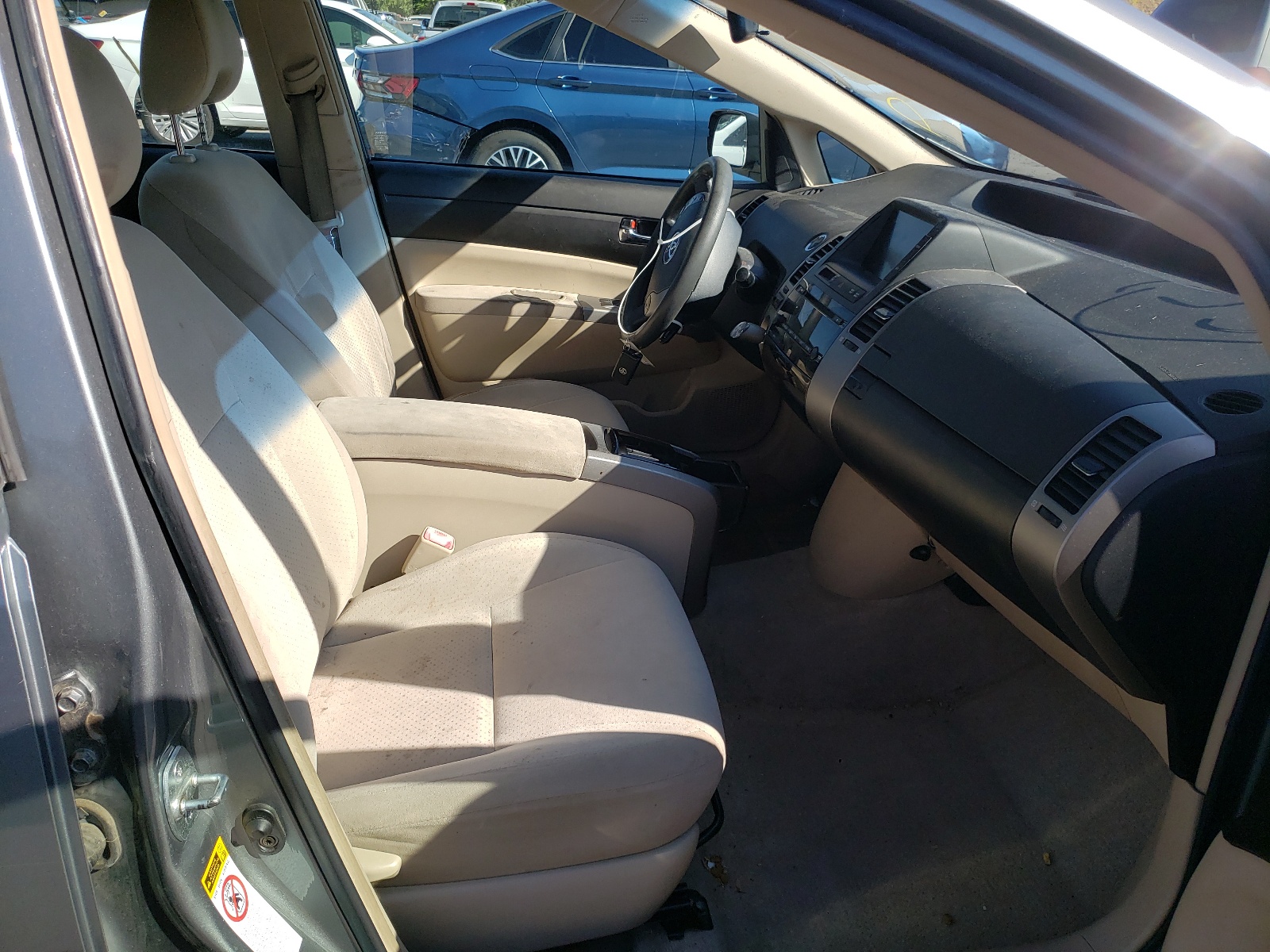 Photo 5 from auction – 2005 TOYOTA PRIUS with VIN JTDKB20UX53115342