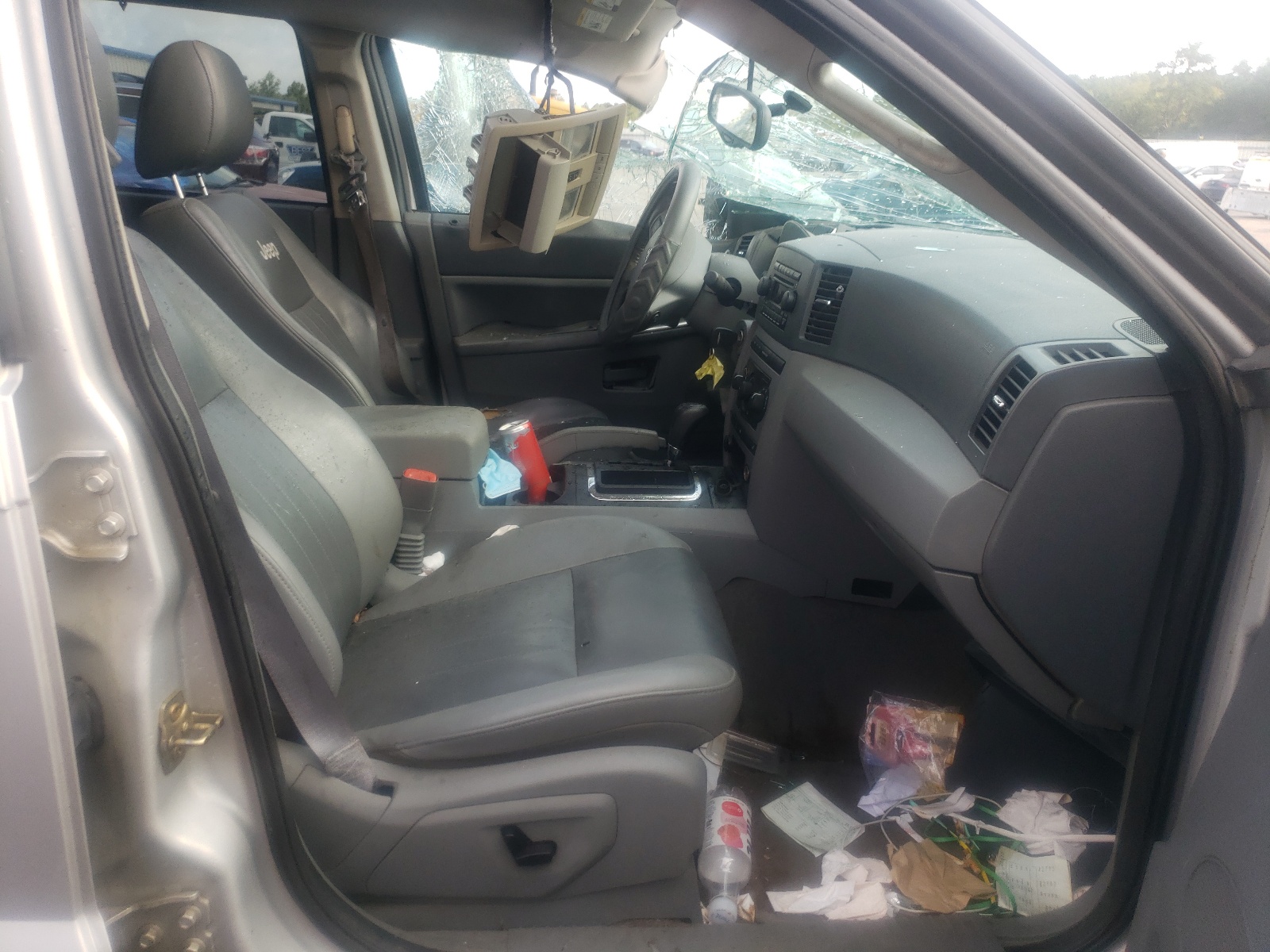 Photo 5 from auction – 2005 JEEP GRAND CHER with VIN 1J4HS48N55C688923