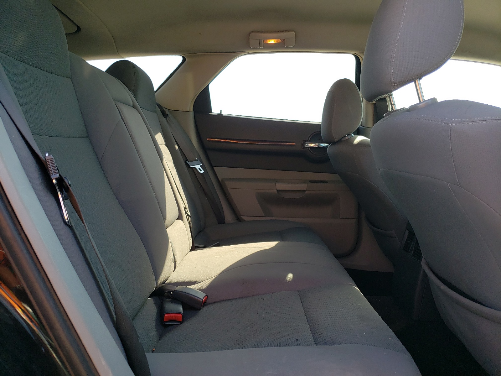 Photo 6 from auction – 2007 DODGE MAGNUM SXT with VIN 2D4FV47V47H620413