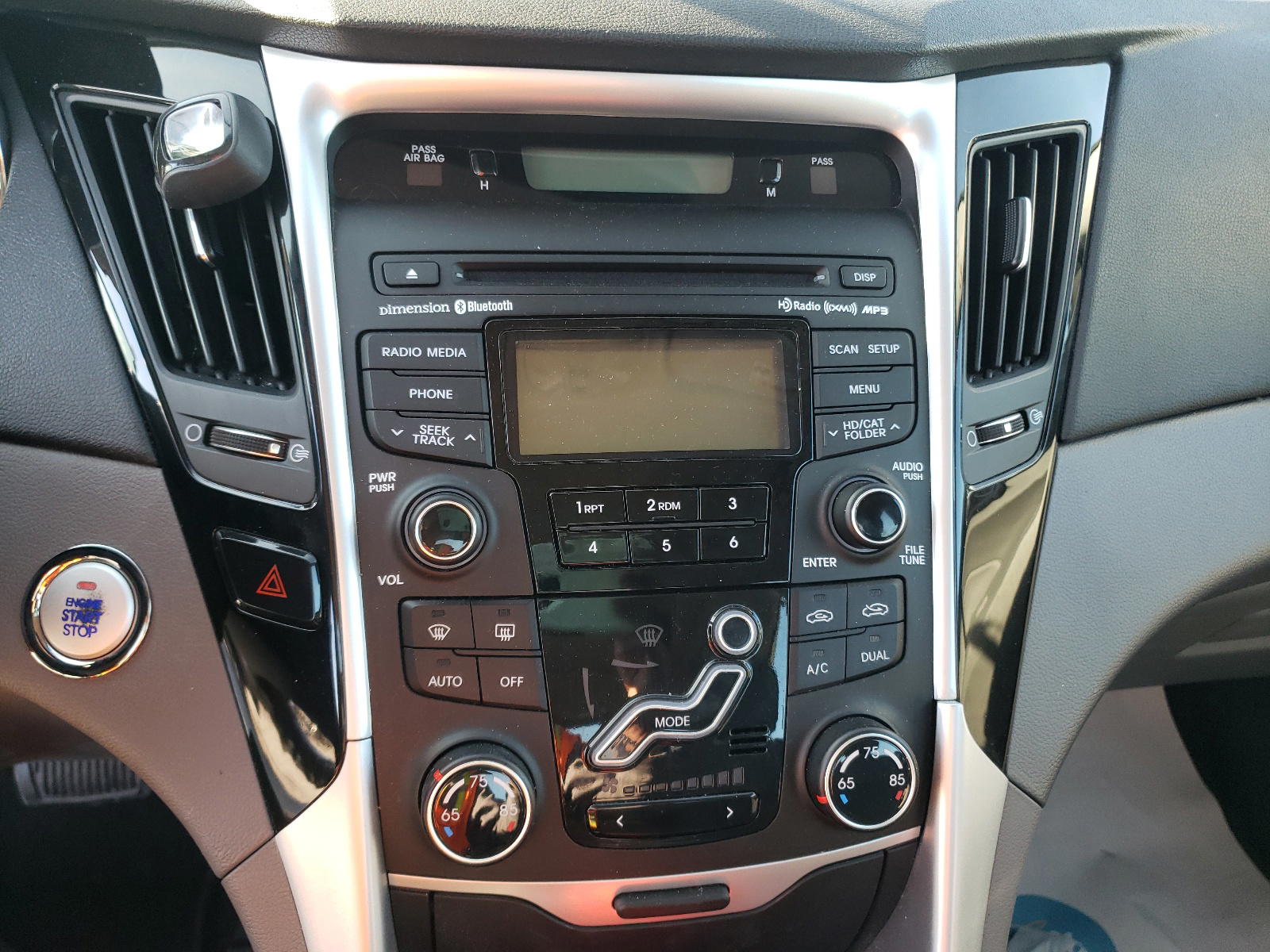 Photo 9 from auction – 2012 HYUNDAI SONATA SE with VIN 5NPEC4AC6CH314871
