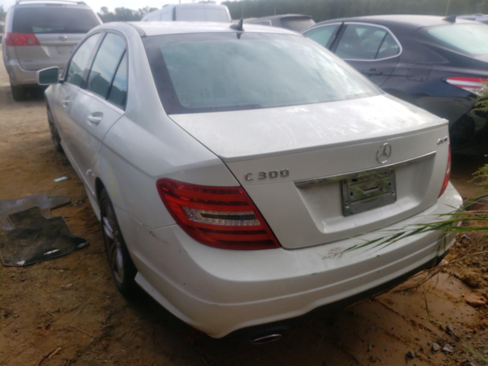 Photo 3 from auction – 2012 MERCEDES-BENZ C 300 4MAT with VIN WDDGF8BB5CA623709