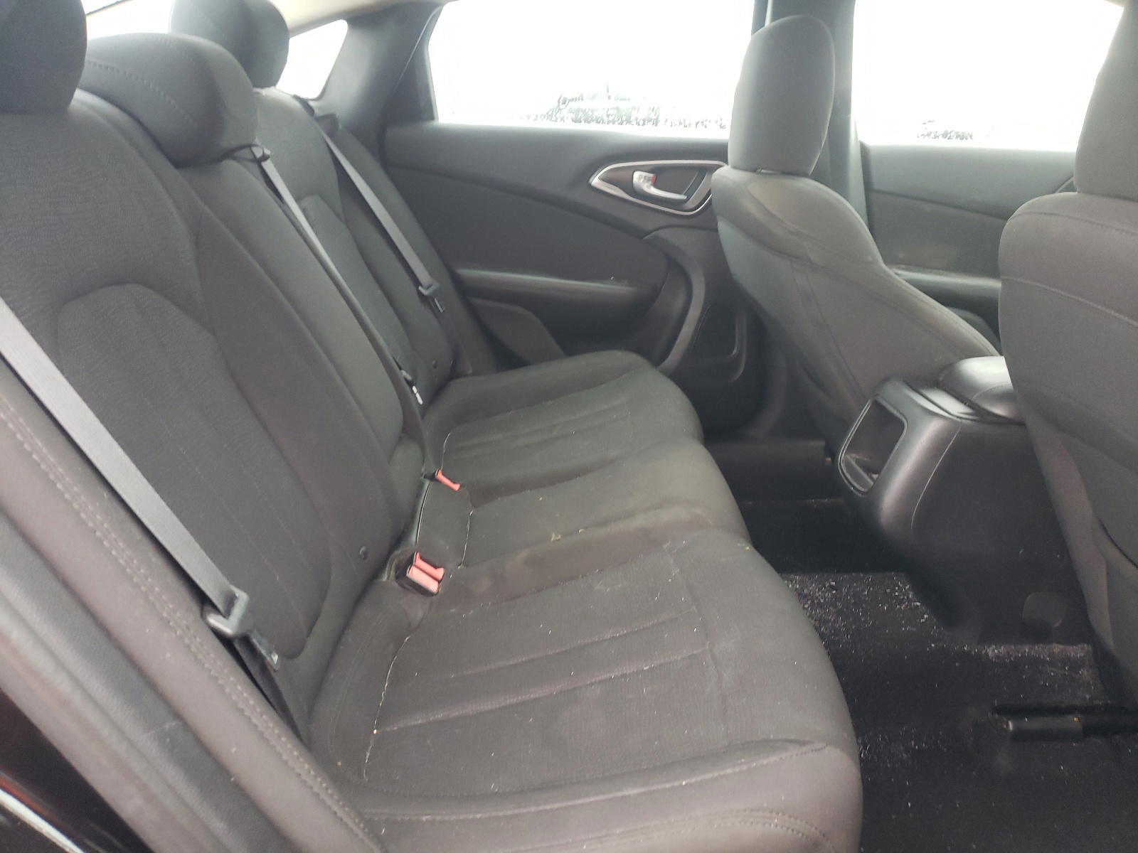Photo 6 from auction – 2016 CHRYSLER 200 LIMITE with VIN 1C3CCCAB5GN164495