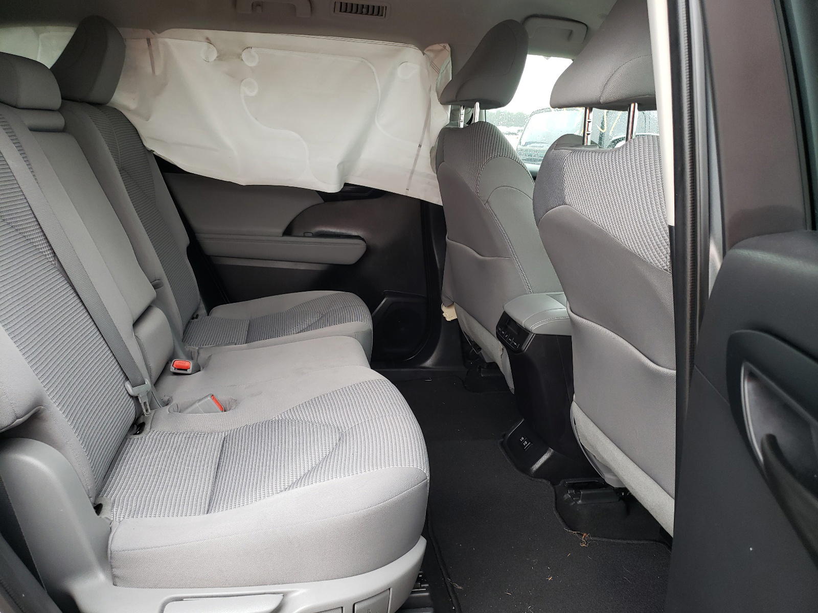 Photo 6 from auction – 2021 TOYOTA HIGHLANDER with VIN 5TDZZRAH5MS052782