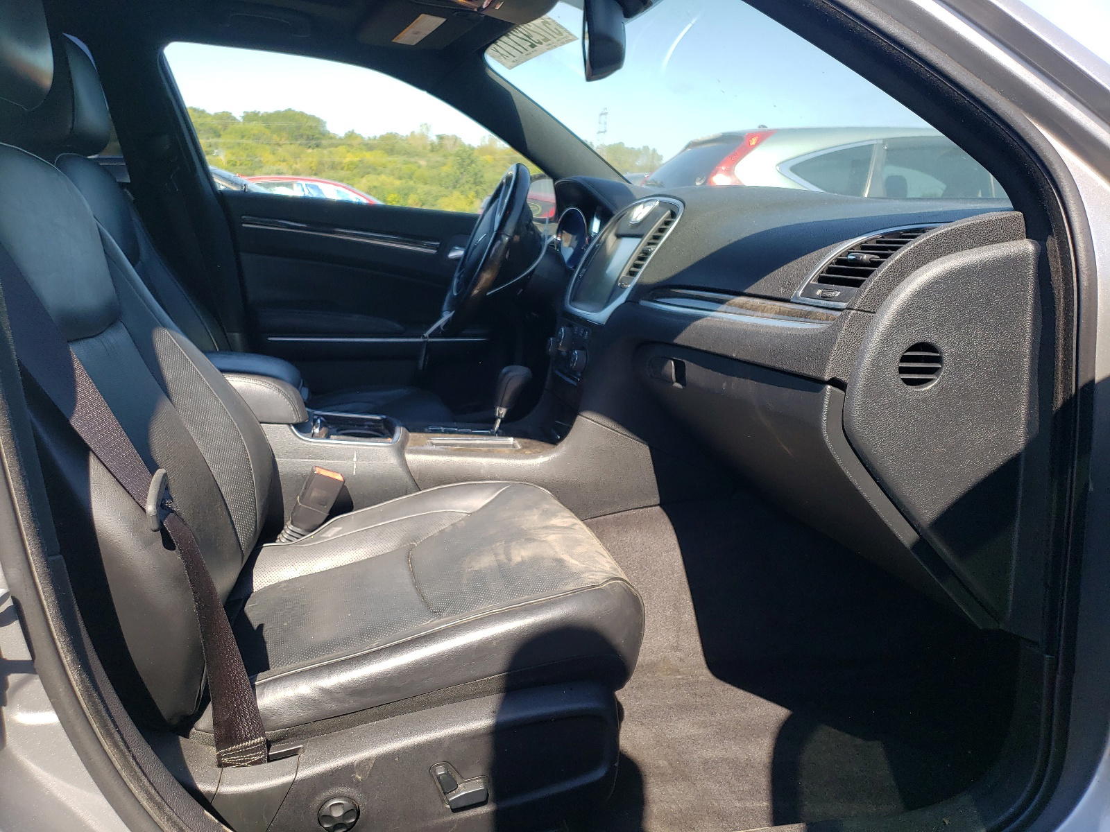 Photo 5 from auction – 2011 CHRYSLER 300 LIMITE with VIN 2C3CA5CGXBH538238